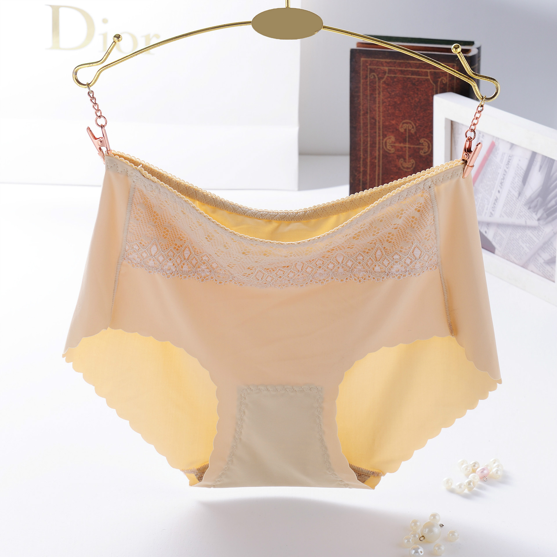 依可莉柔 新款冰丝无痕一片中腰内裤 女士无痕冰丝女三角裤内裤女