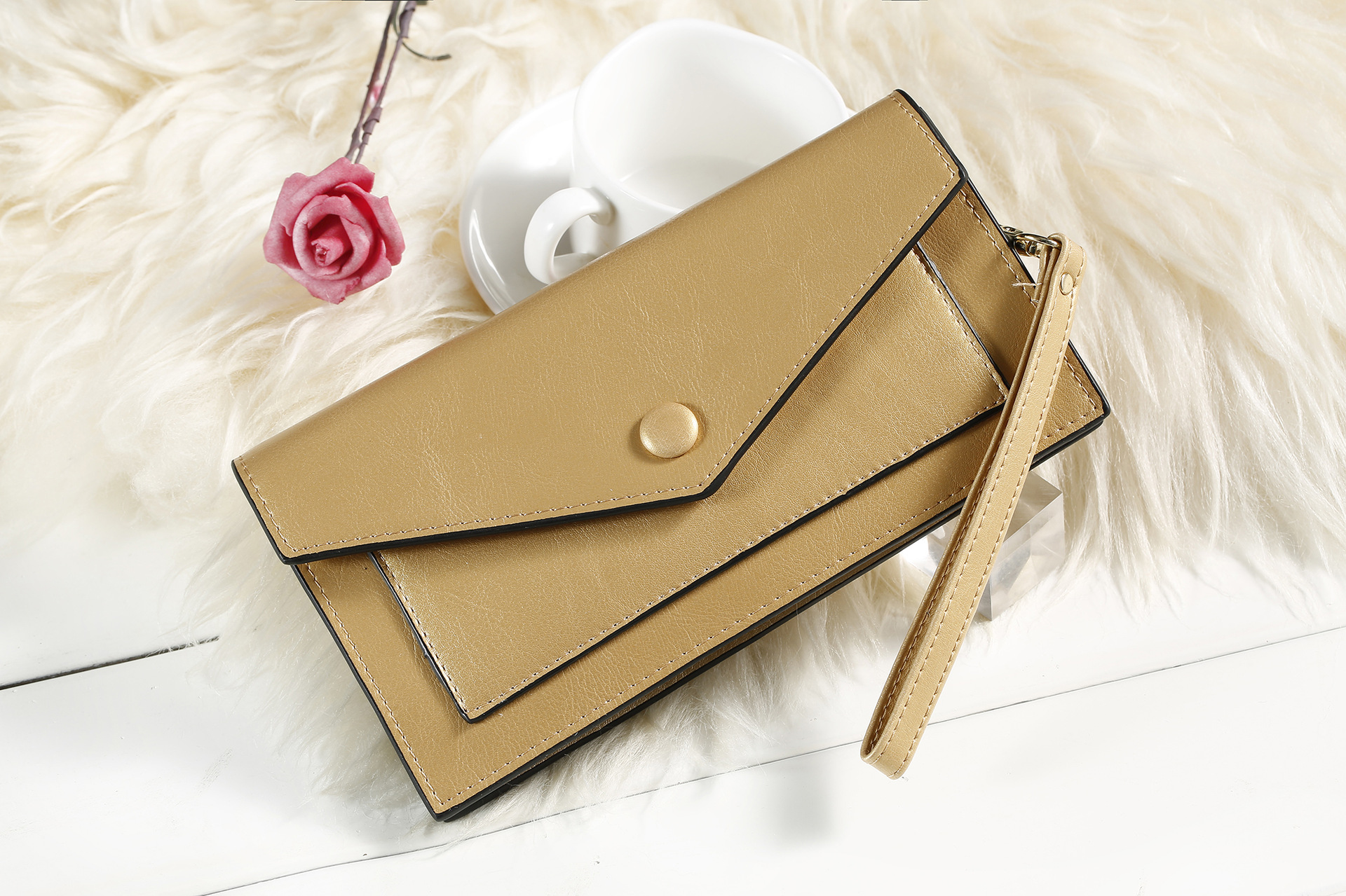 2016新款欧美时尚牛二层皮女士皮夹 经典信封外形纯色女式钱包