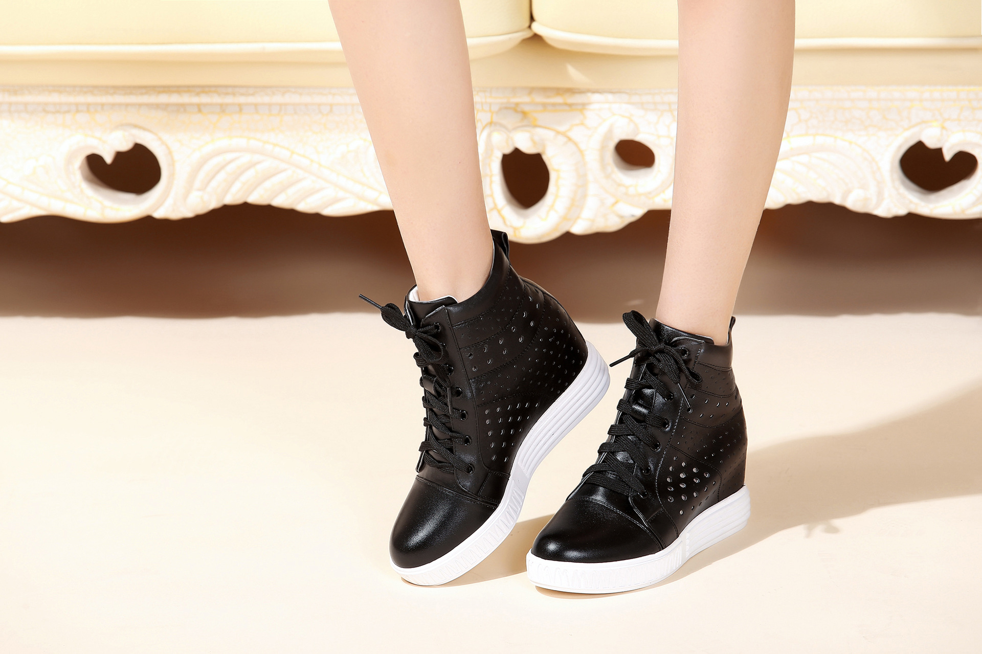 2016冬季新款女圆头中跟短筒靴鞋带女粗