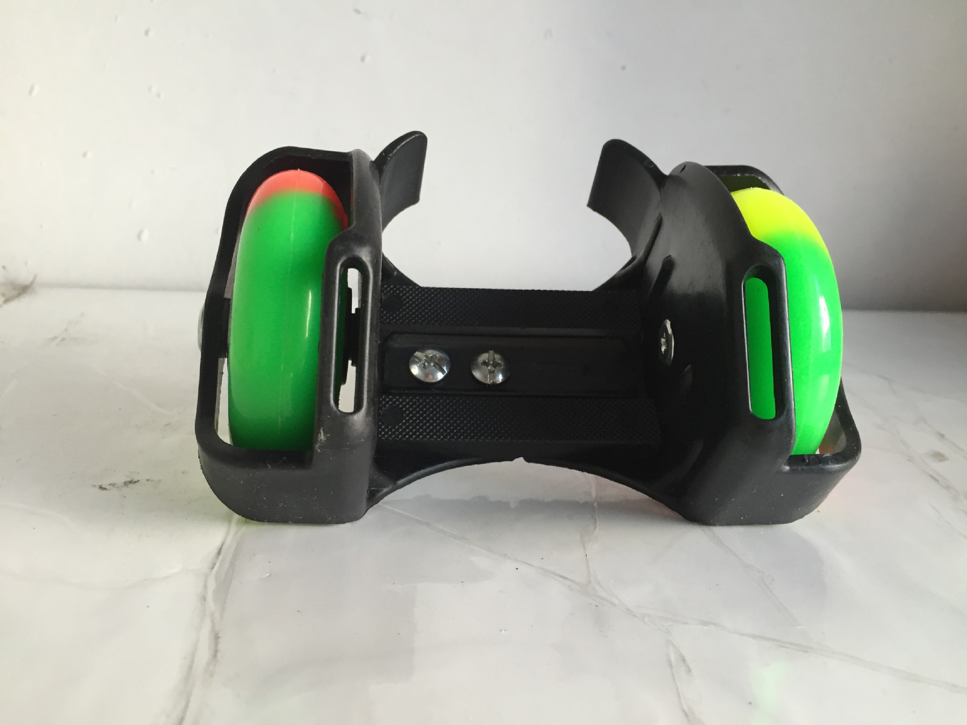 厂家直销批发儿童 风火轮二代暴走鞋 发光轮滑 星空轮 流星轮溜冰