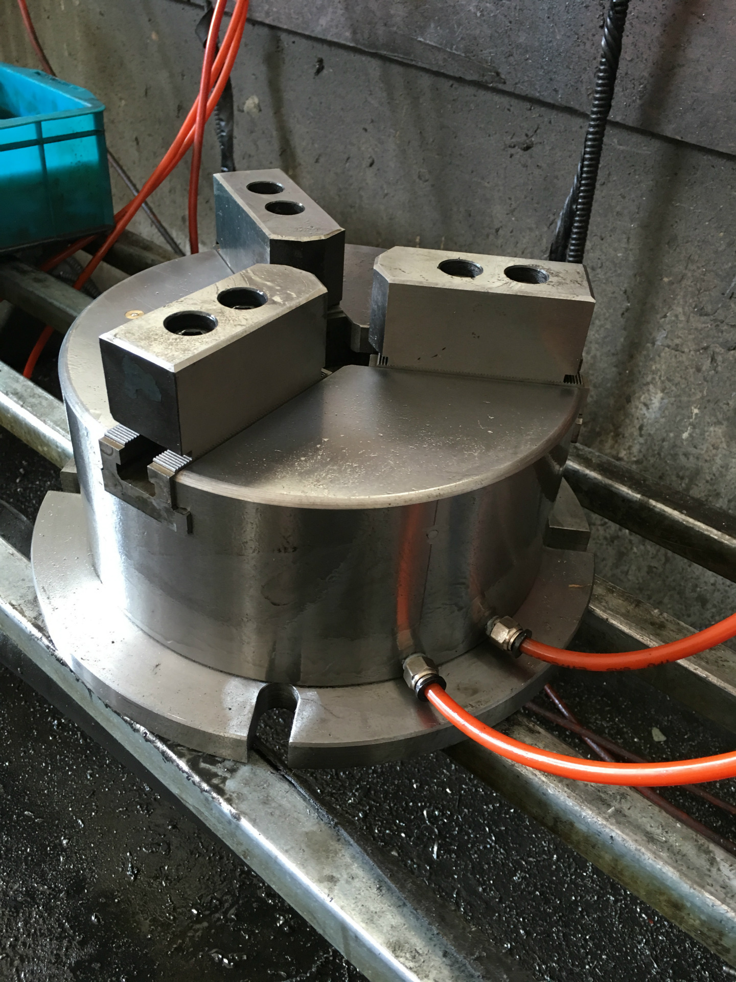 优特卡 优质立式车床三爪卡盘 精度高夹持大 卡爪可定制 质保一年