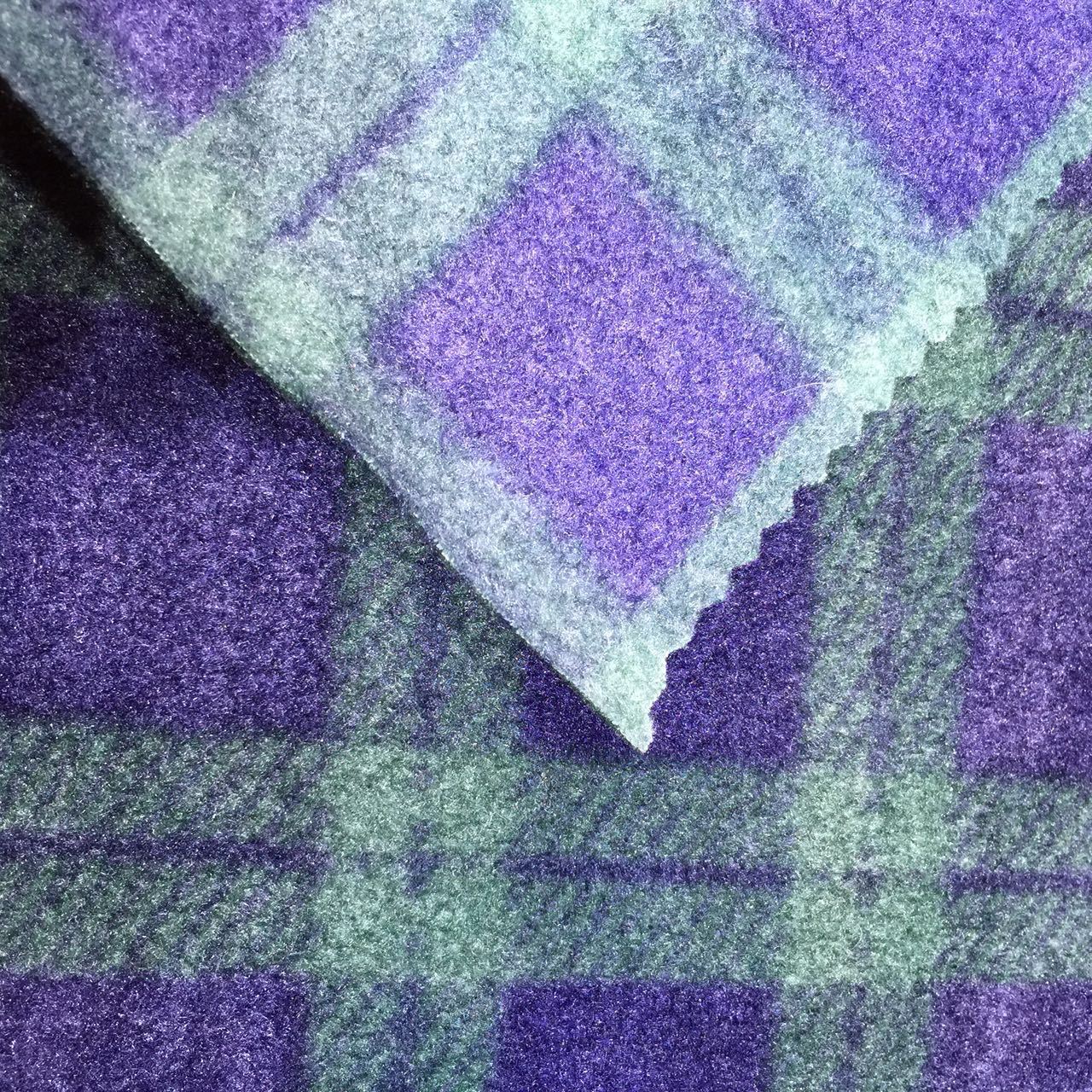 【新品上市】全涤印花摇粒绒 针织面料 秋冬服装用布 厂家直销