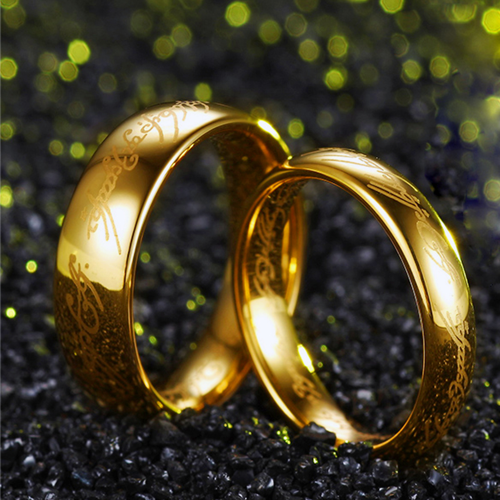 ebay流行情侣饰品 厂价供应 镀金色 个性魔戒 情侣首饰钛钢戒指