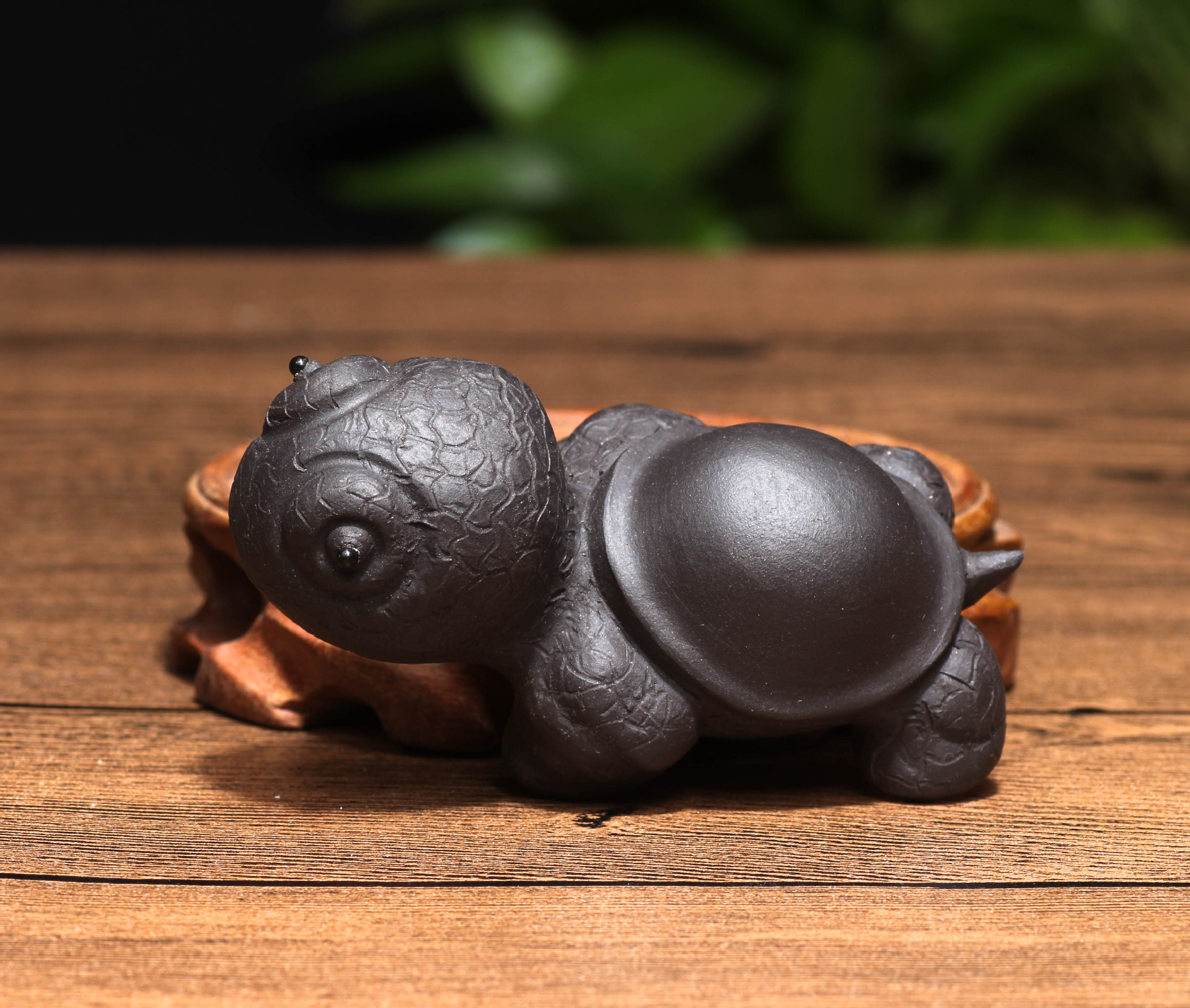 红春紫砂 批发宜兴紫砂茶宠黄金龟将军龟精品雕塑摆盖托乌龟礼品