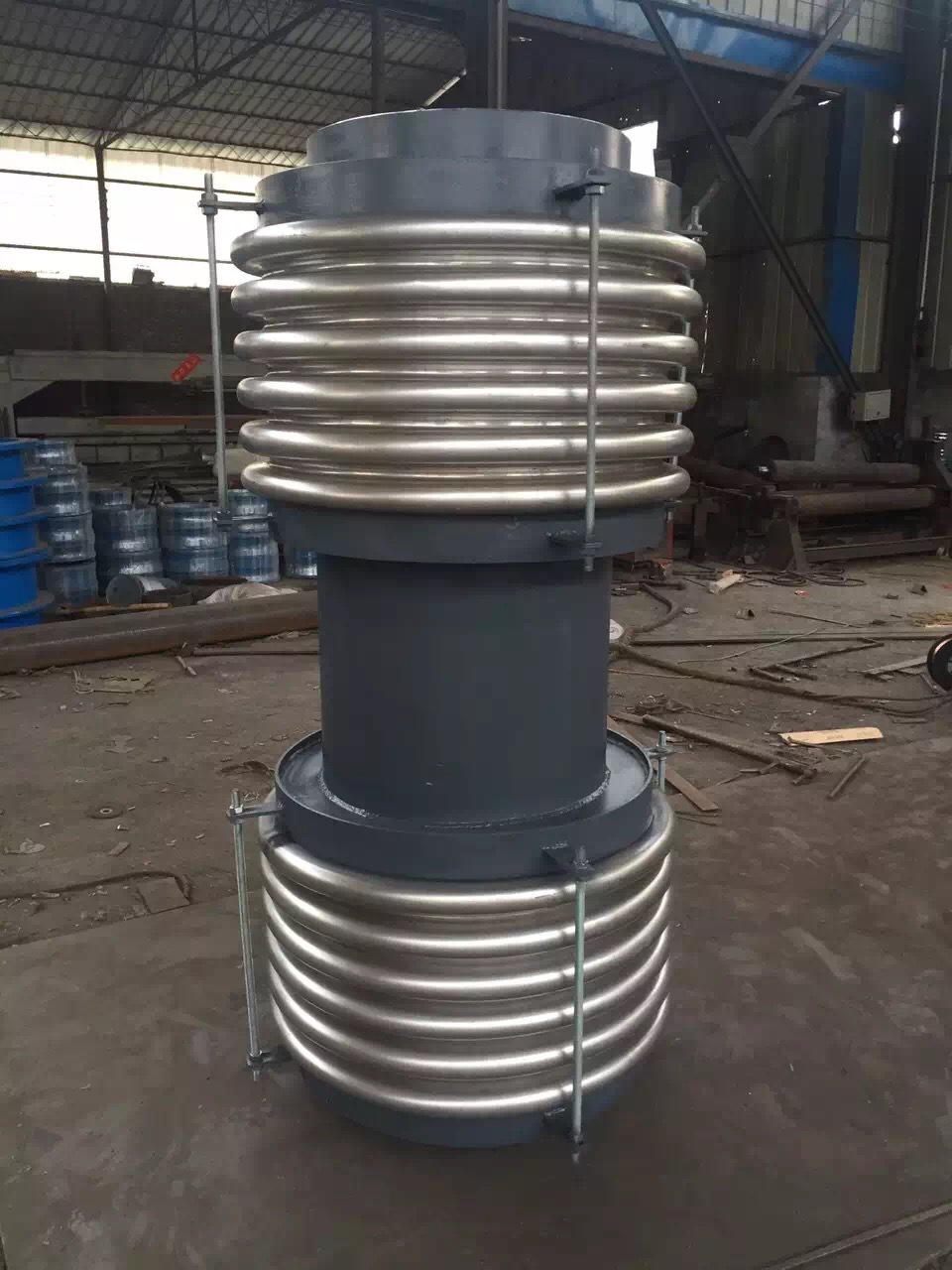 工业管道波纹补偿器布置和支架分布有什么关系?