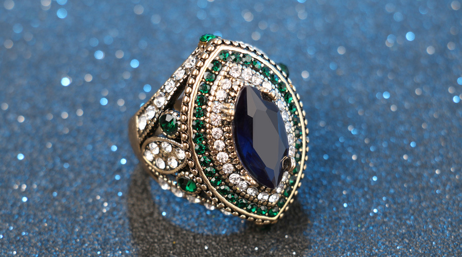 【gukin】奢侈品大牌镀金镶嵌水晶蓝宝石复古女性戒指现货批发