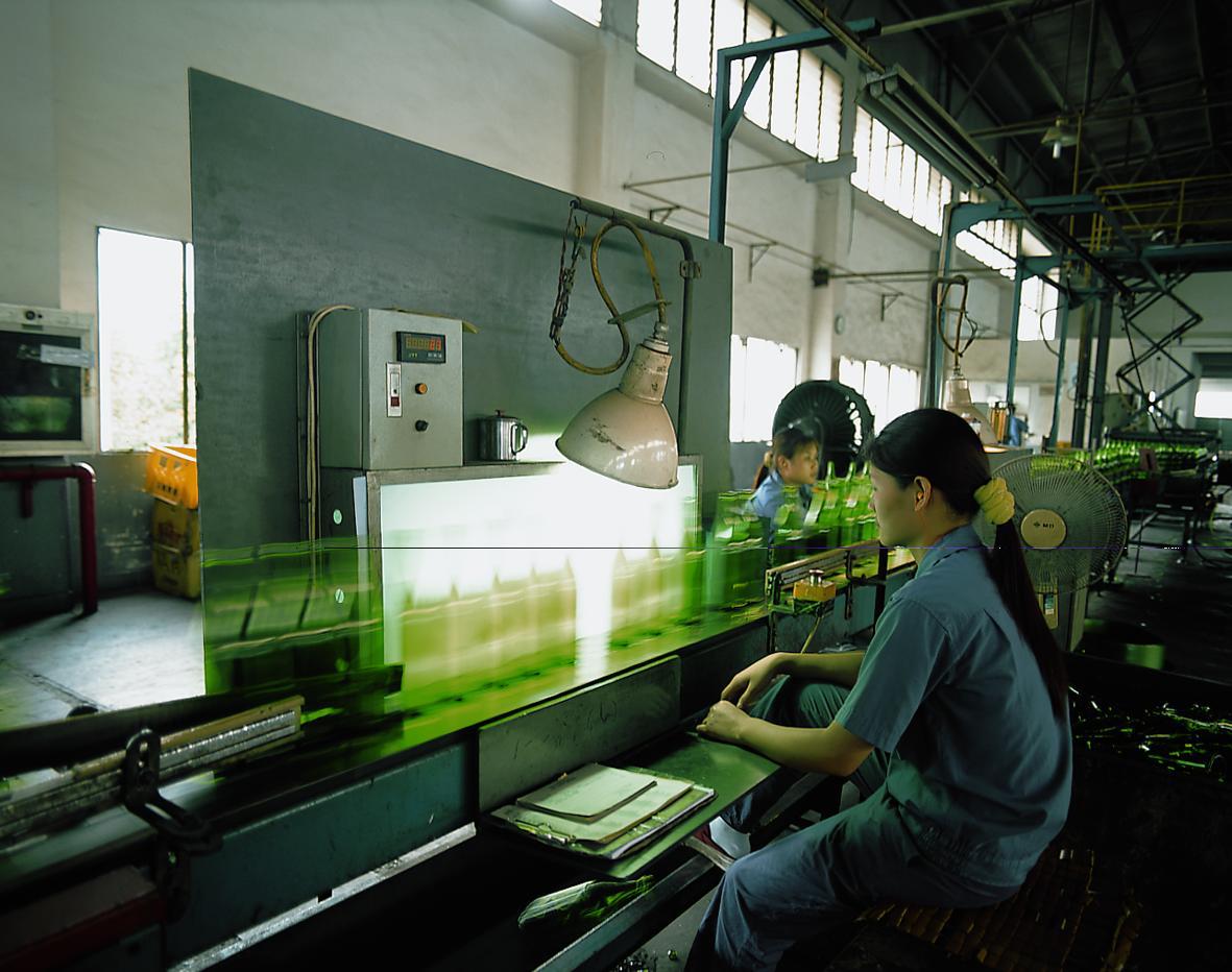 玻璃杯制造设备生产线图片