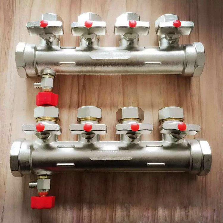 地暖黄铜分水器 地热分集水器 1寸连体中体金牛款分水器
