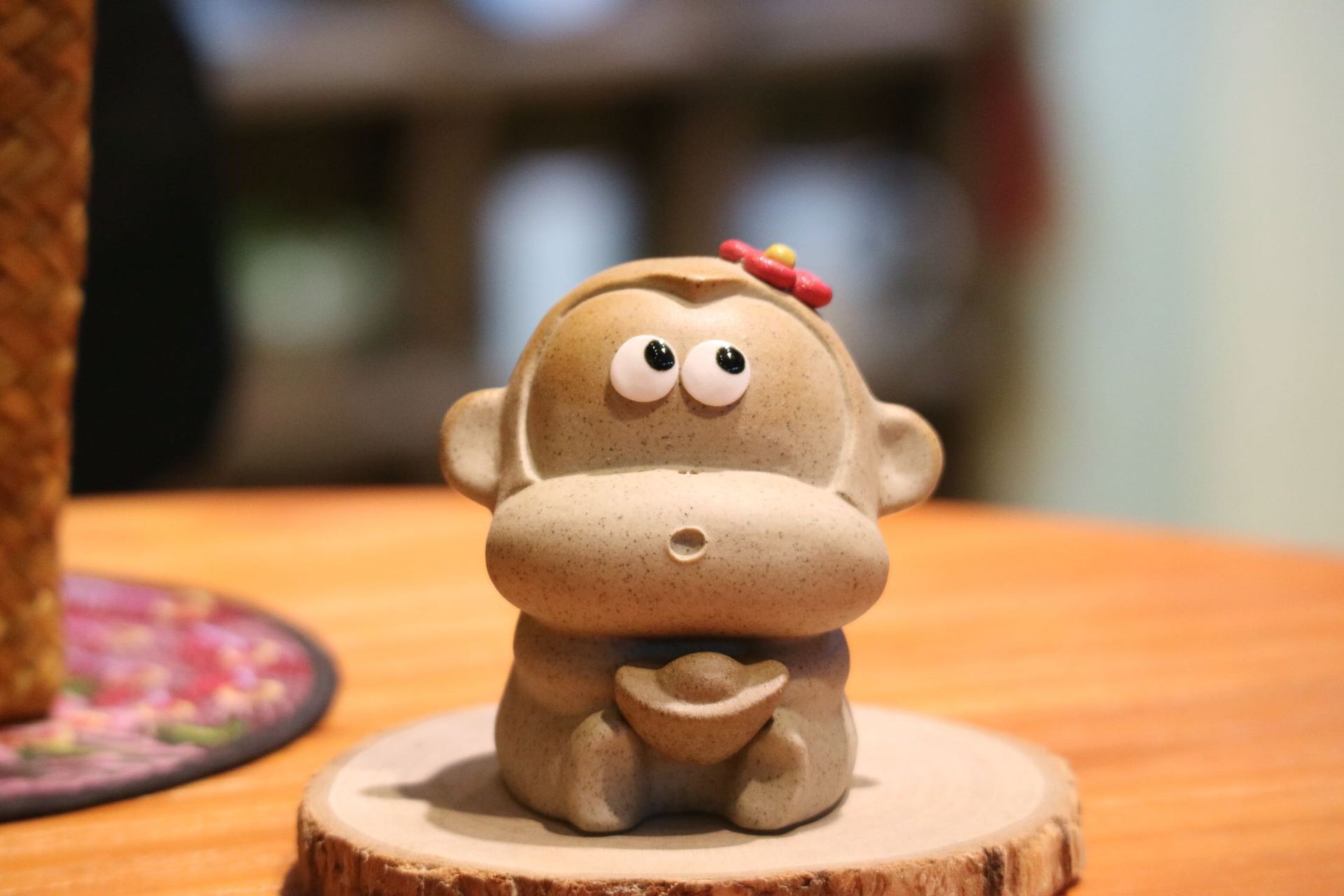 创意陶瓷粗陶小猴子桌面摆件 茶艺把玩茶盘