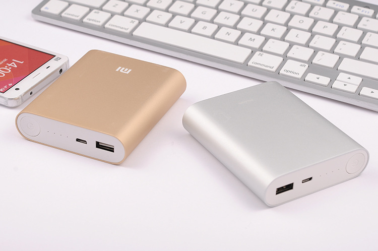 小米手机充电宝10400毫安 米4节移动电源 厂家批发定制logo礼品