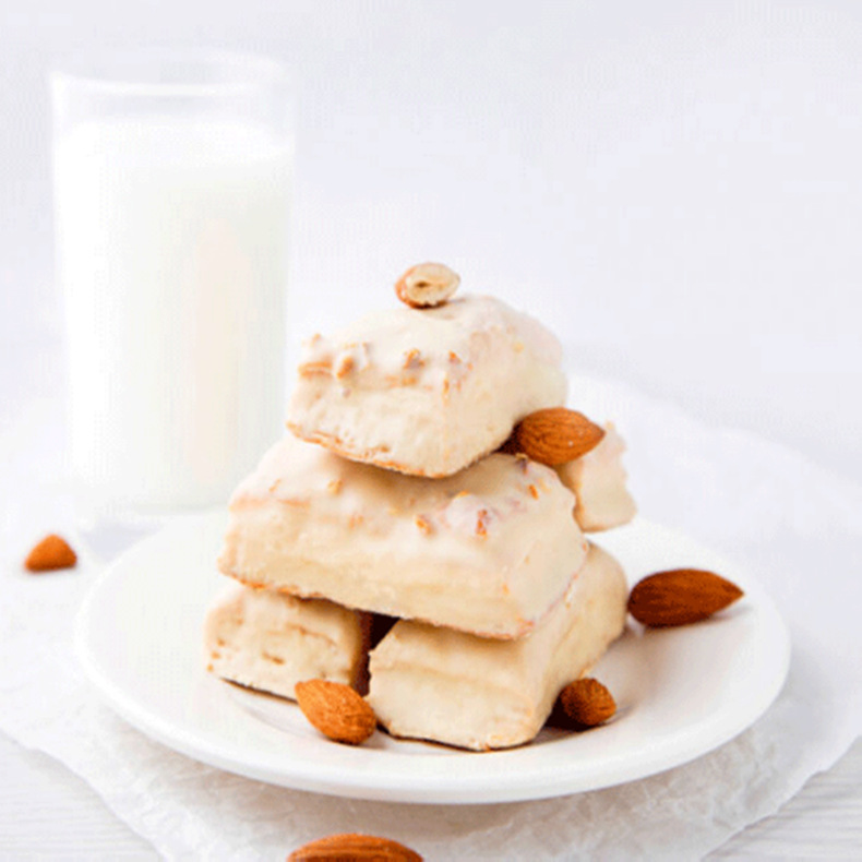 帝巧松塔之恋白巧克力涂层饼干500g盒装包邮休闲零食直