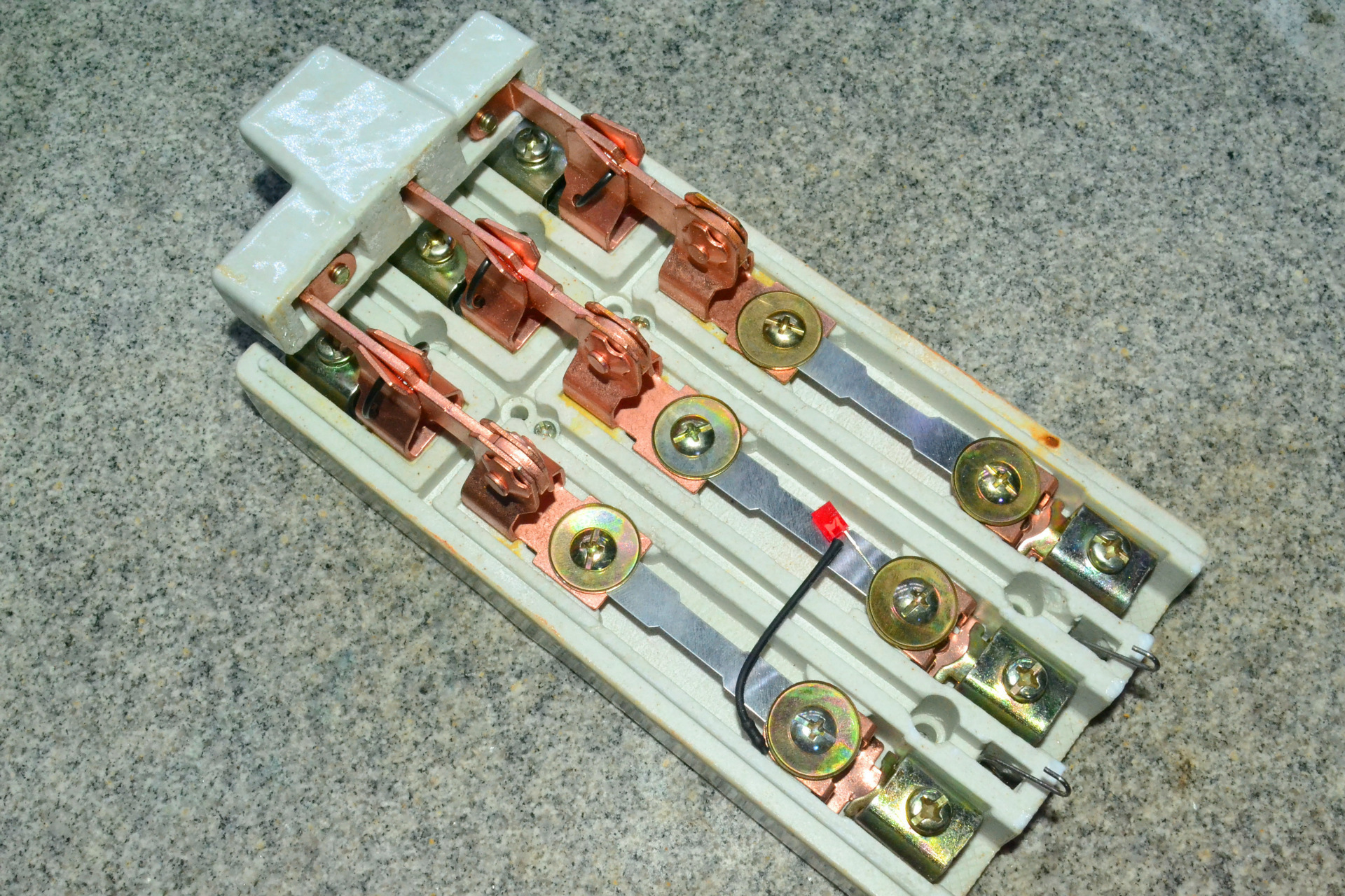 hk1a3100a三相闸刀3p100a带灯瓷底负荷开关闸刀开关刀闸