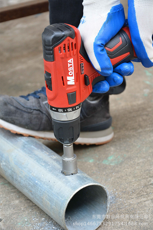 充电电钻钢板开孔给力又省力