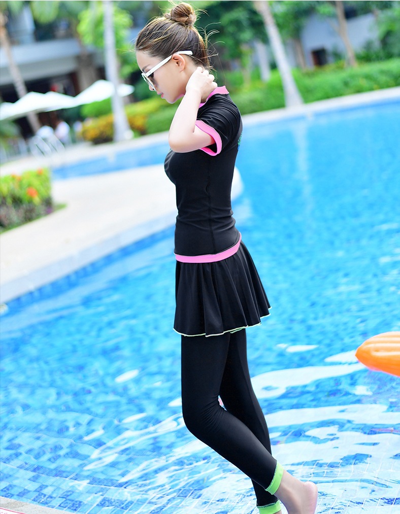 新款潜水服分体女套装短袖假裙长裤女保暖运动瑜伽水母服浮潜泳衣