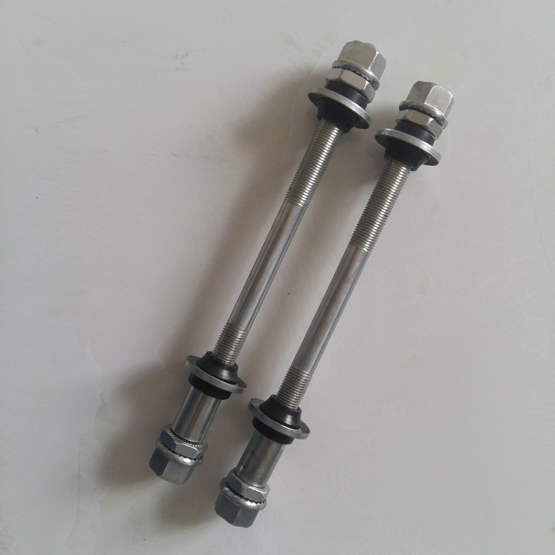 山地自行车 前后轴/前天心后天心力车轴/自行车配件/前后花鼓轴心