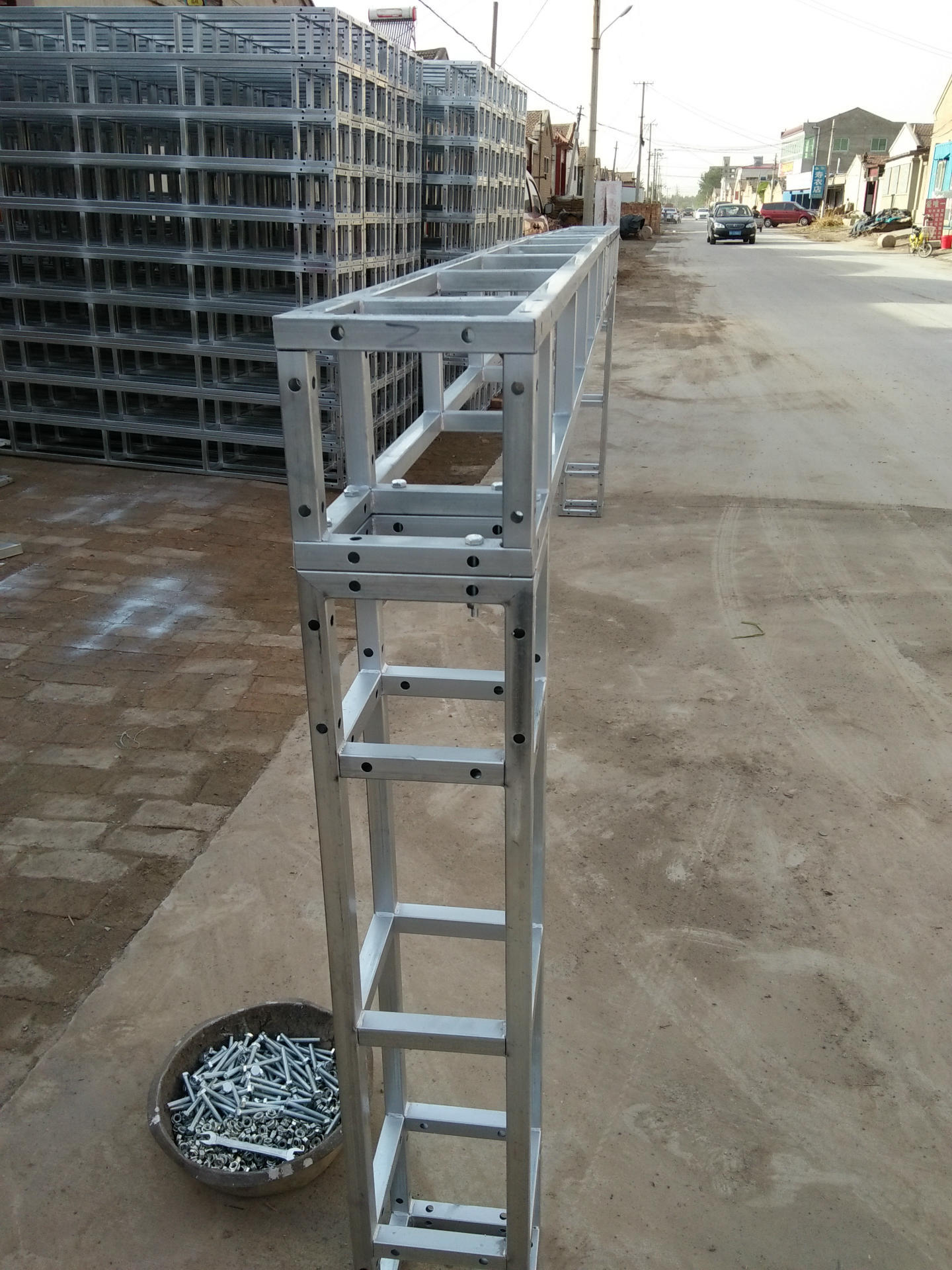 【厂家批发舞台广告背景行架 不生锈的镀锌管桁架】