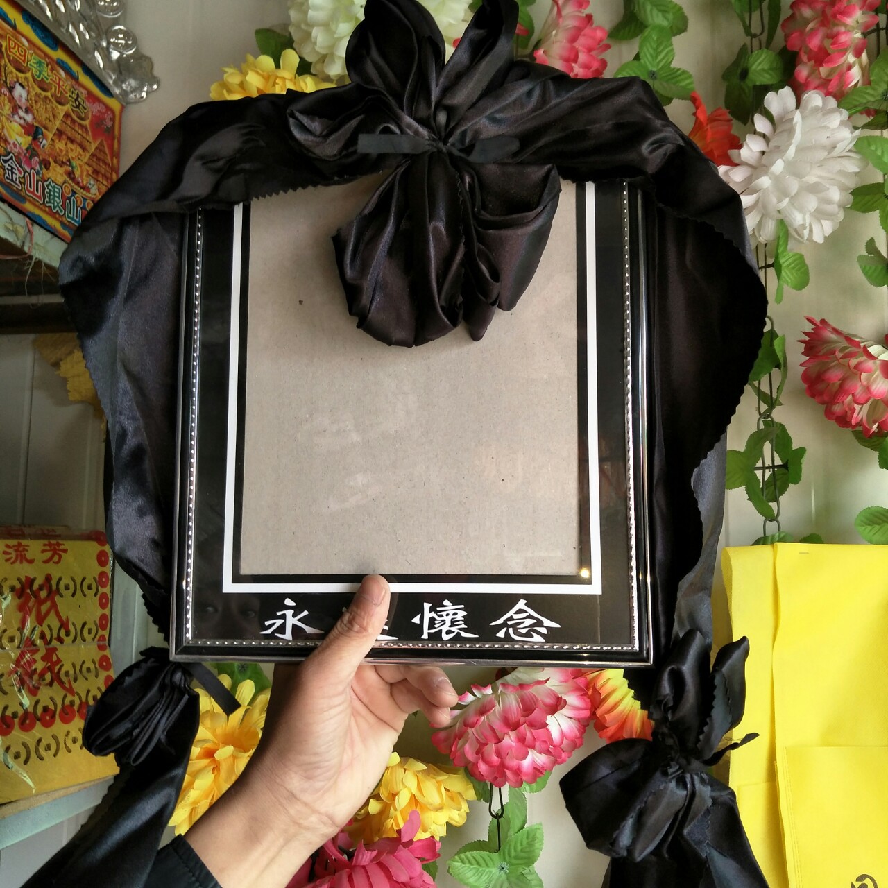 自产自销立体带字遗像花 相框花 百年殡葬批发 黑纱 胸花