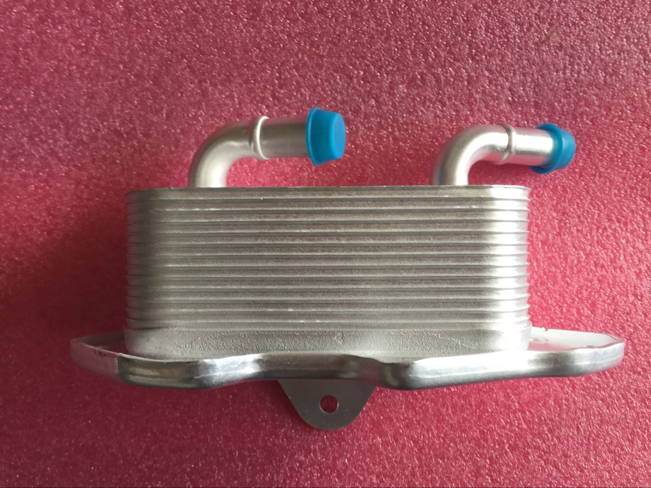 奥迪a6l24283032机油散热器机油冷却器06e117021g