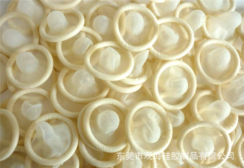 水溶性采用纯植物提取精油代替传统的硅油,在对人体无任何毒副作用的