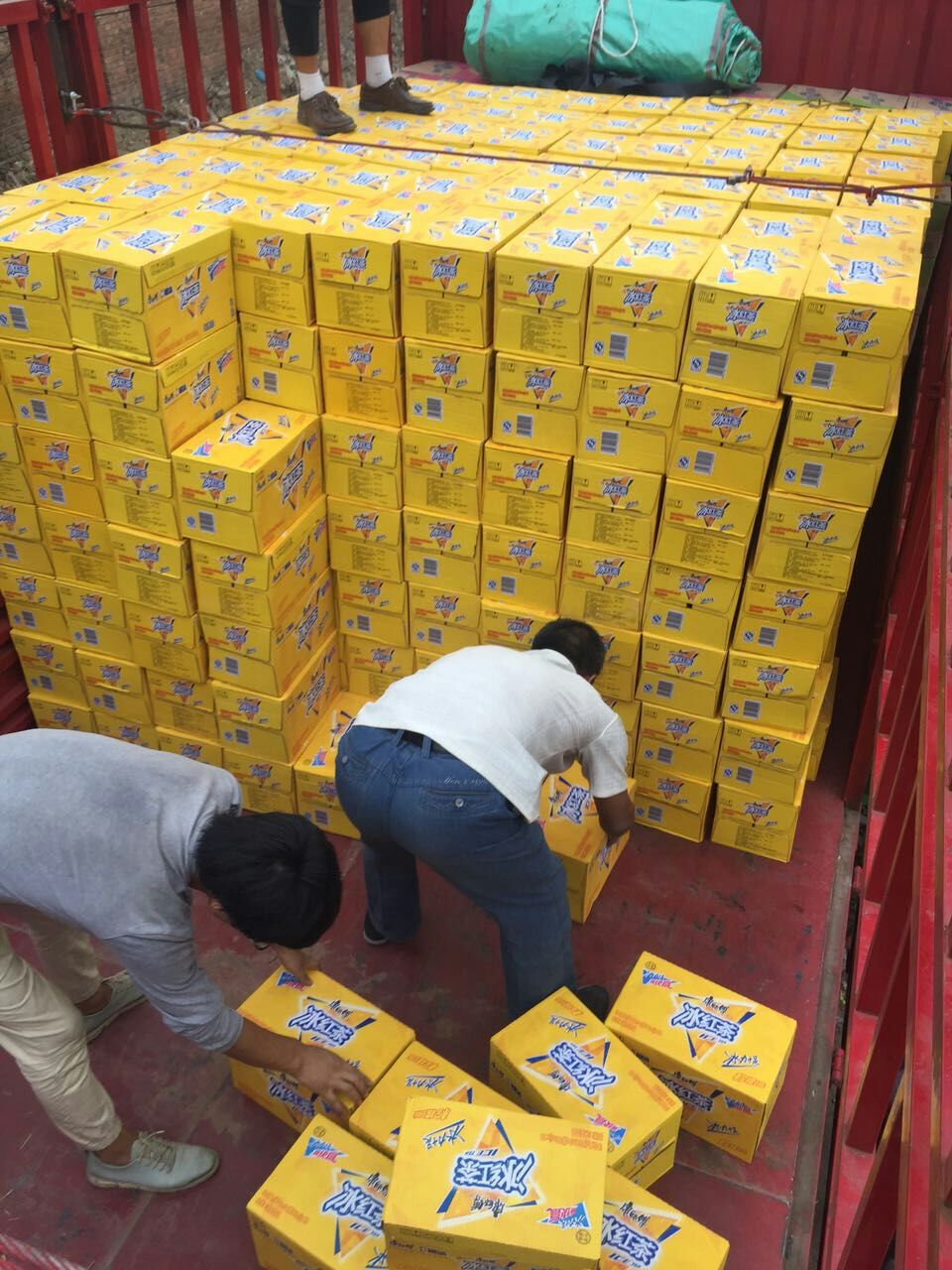 康师傅冰红茶550毫升整箱批量出库,茶饮料康师傅 - 中国食品饮料批发