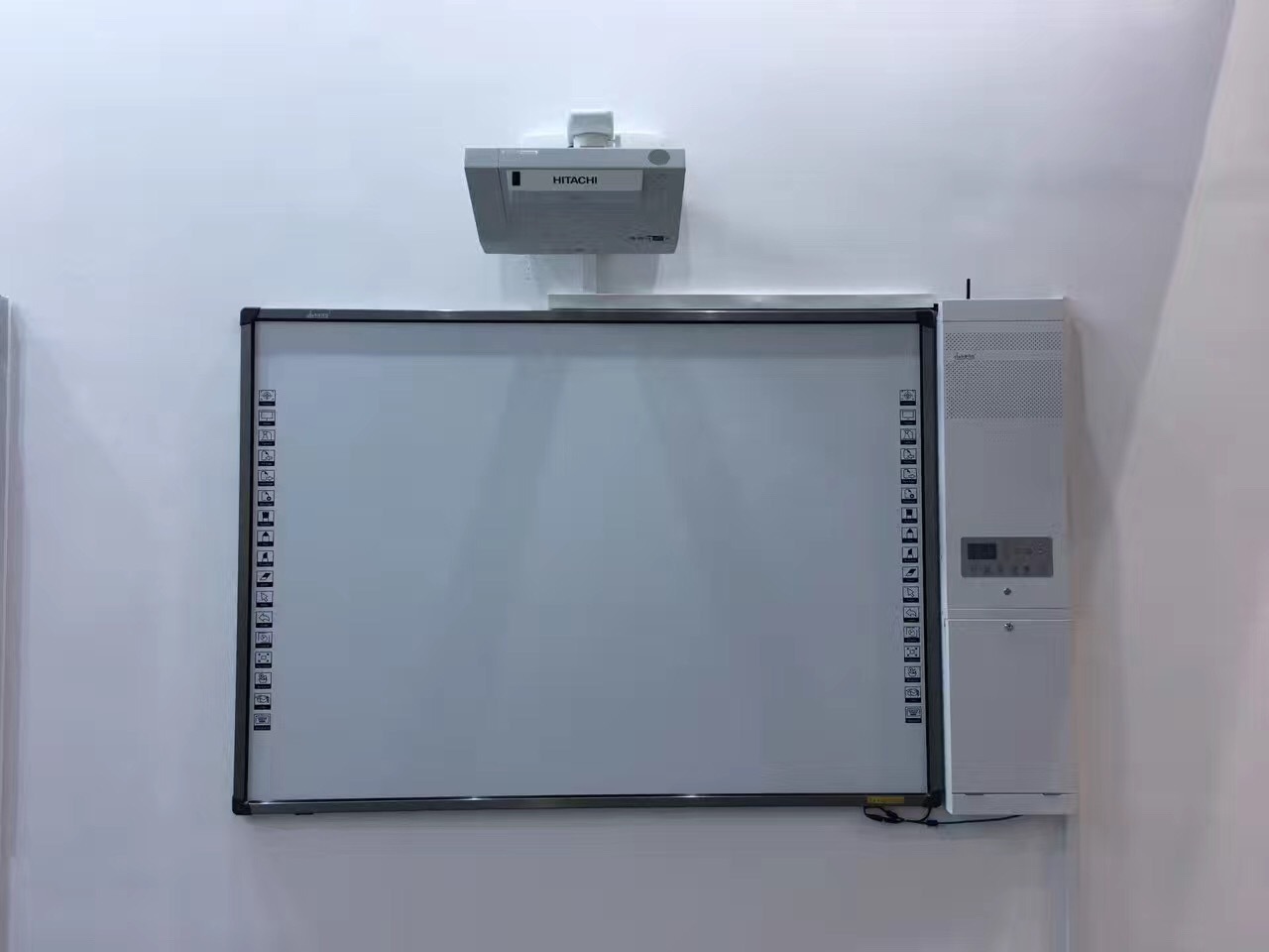 厂家直销 触控一体机 幼儿普教一体机 触控电子白板 电教设备