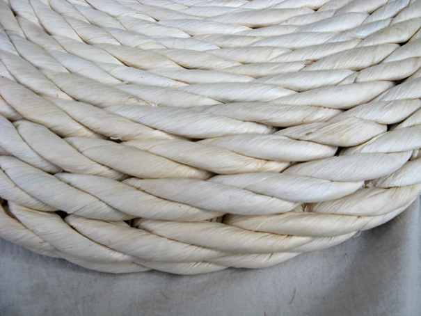 22740玉米皮大粗绳编织坐垫 草编座垫