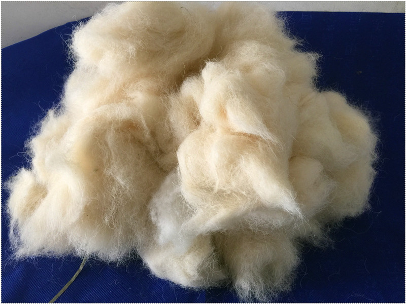 厂家直销被子服装填充水洗细羊毛精梳羊毛脱