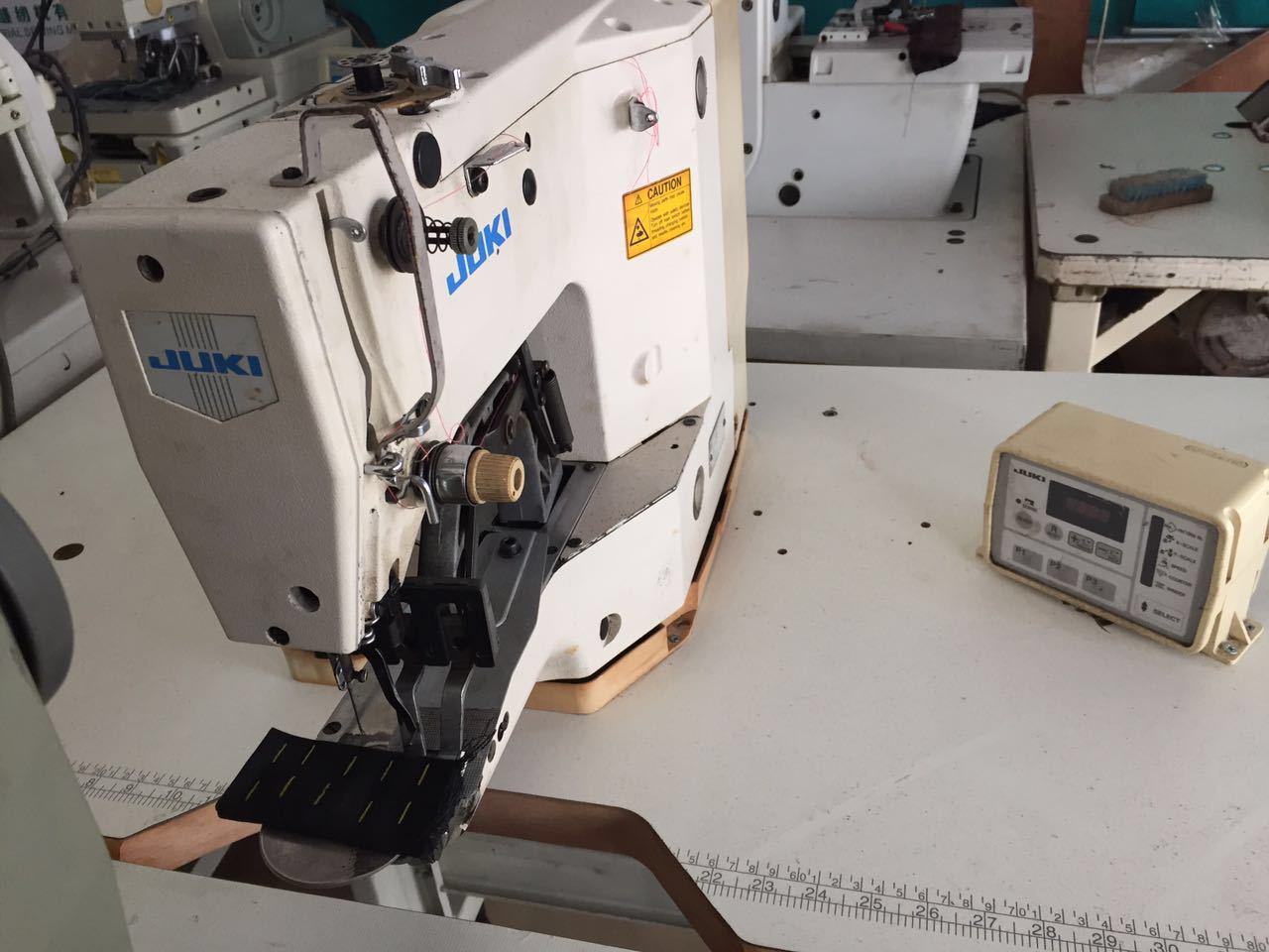 供应二手原装进口重机1900电脑套结机 各种工业服装打枣机 打结机