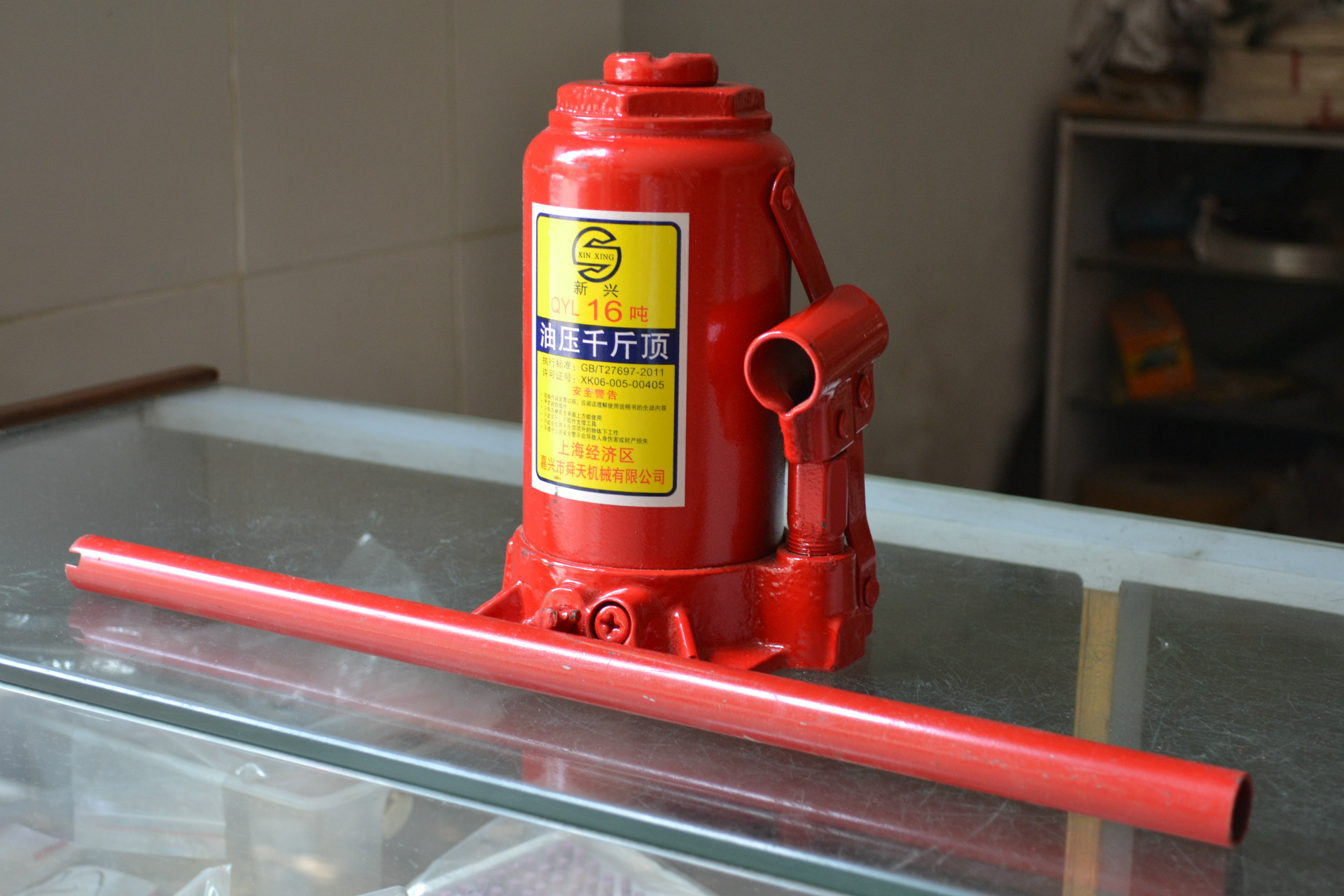 yl供应 5t/10t/20t千斤顶 抛光轴轮专用 单轴双轴平面抛光机 餐具