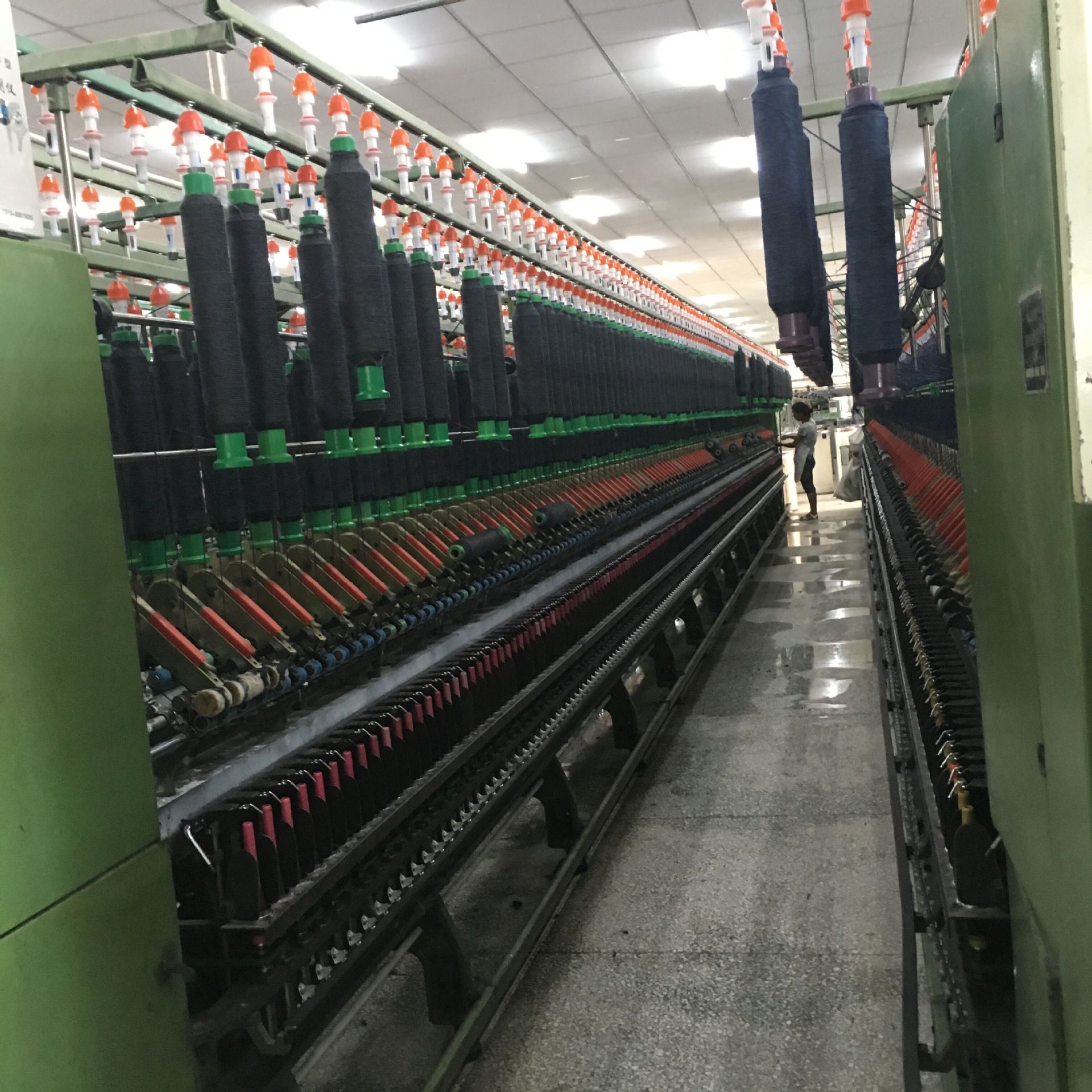 厂家定制雪花纱线百隆色号涤棉32支b1nvy02雪花纱针织机织雪花纱