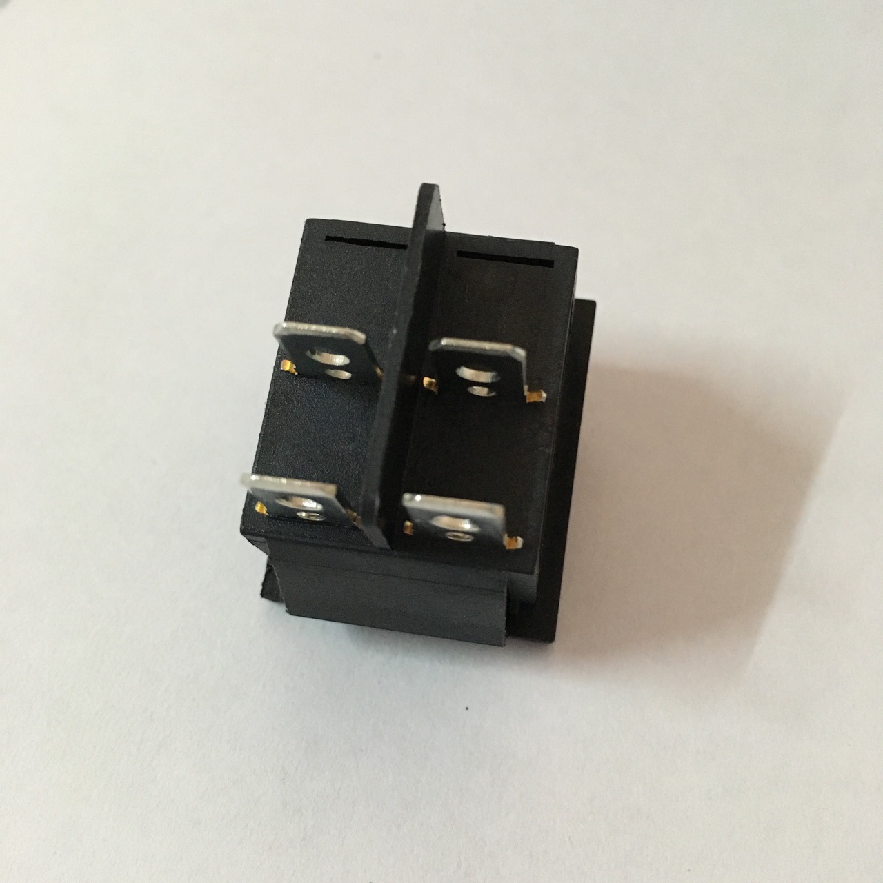 供应船形开关 kcd4 四脚单朕带灯 跷板开关 欢迎咨询