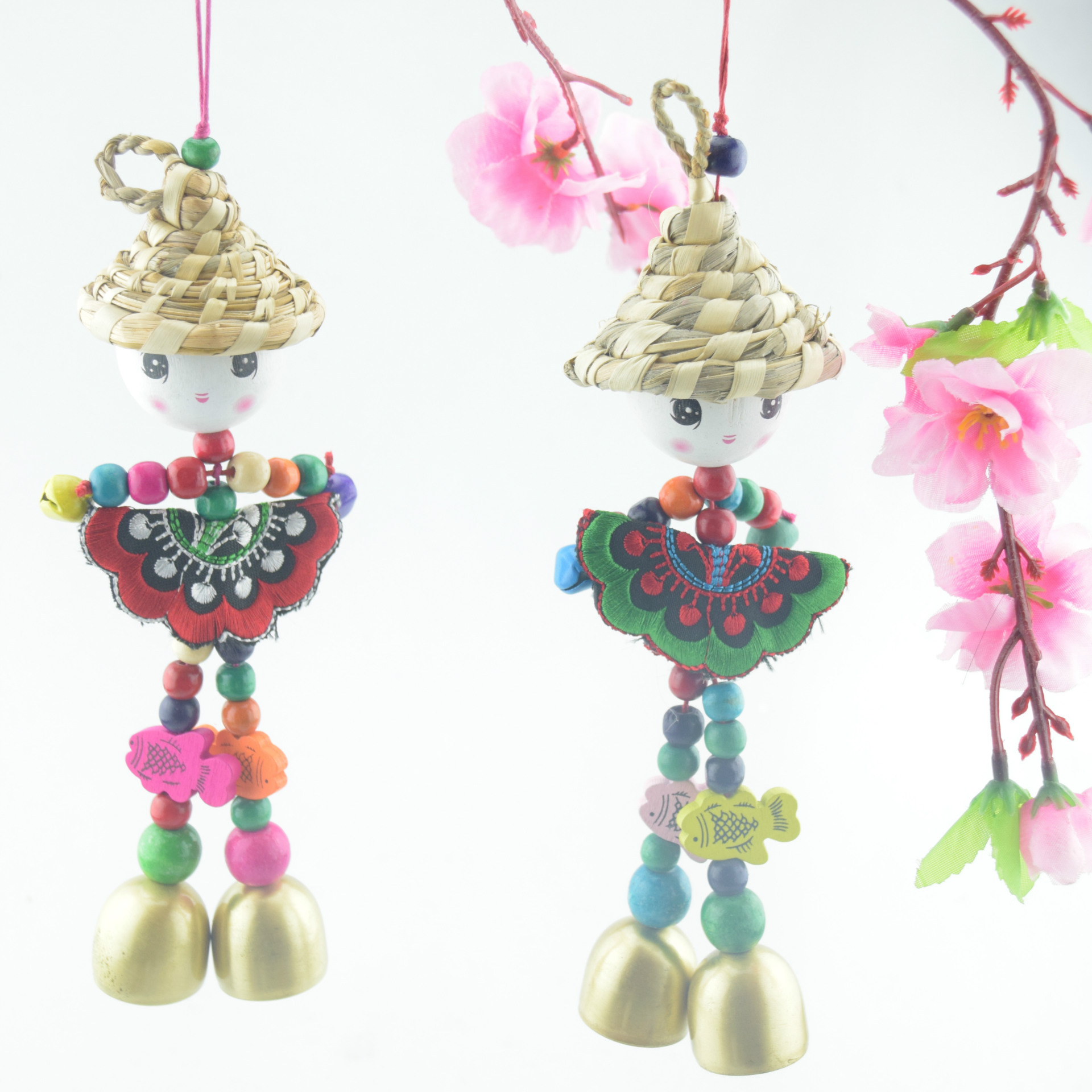 云南民族风绣花风铃挂件 手工编织流苏稻草人挂件工艺品 厂家直销