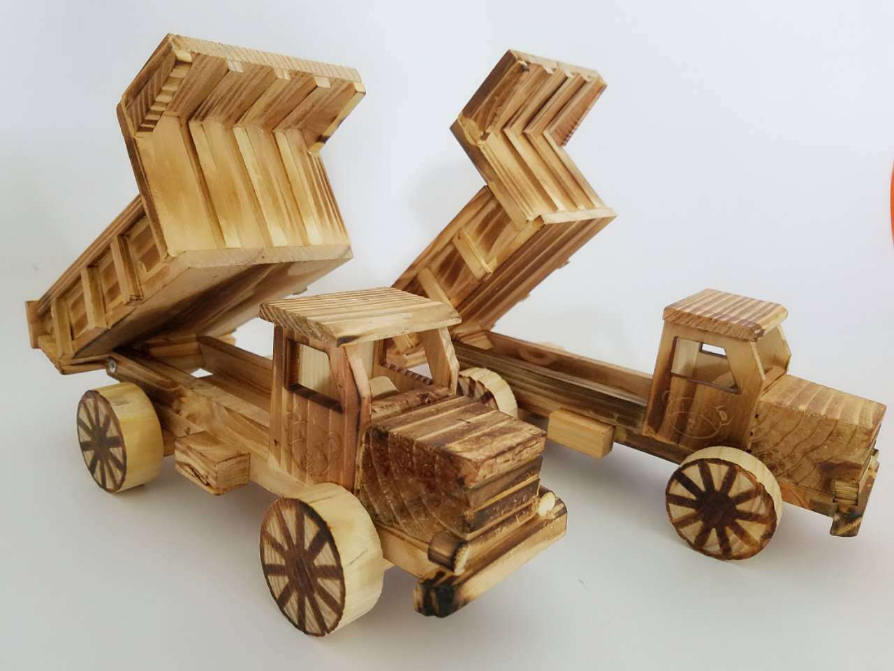 厂家直销 新款木制翻斗车模型 汽车模型 怀旧模型 创意木质工艺品