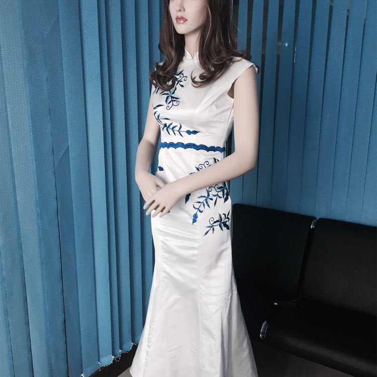 厂家直销 迎宾礼仪服务机器人 仿真美女机器人 语音互动鞠躬弯腰