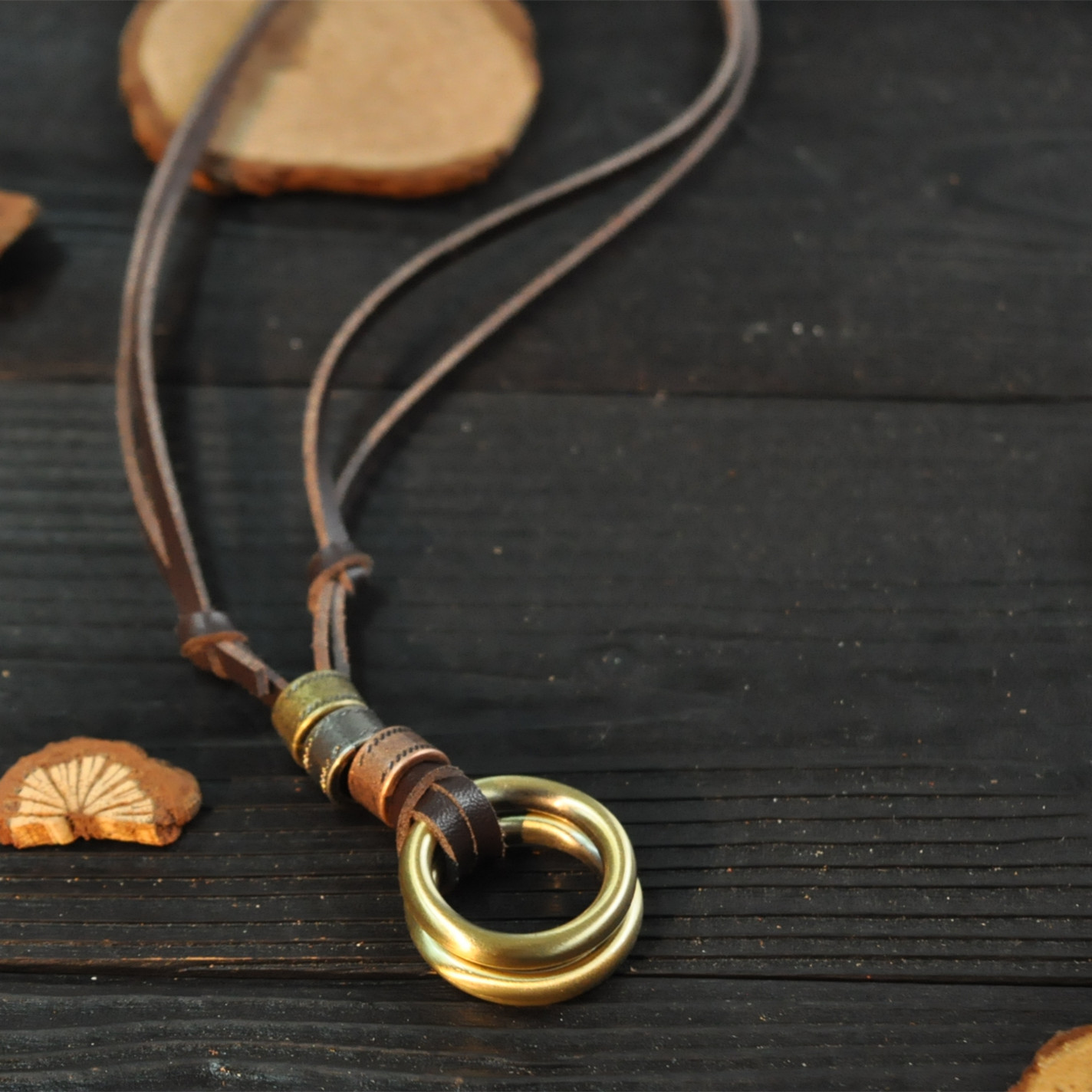 男女通用超纤皮项链 创意几何圆环吊坠 韩版时尚饰品批发供应