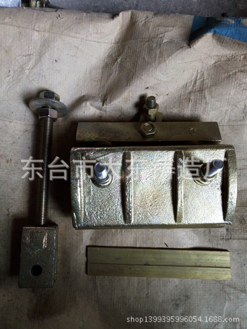 直销吊挂式幕墙配件铜片玻璃幕墙吊夹玻璃夹装修用安装吊夹