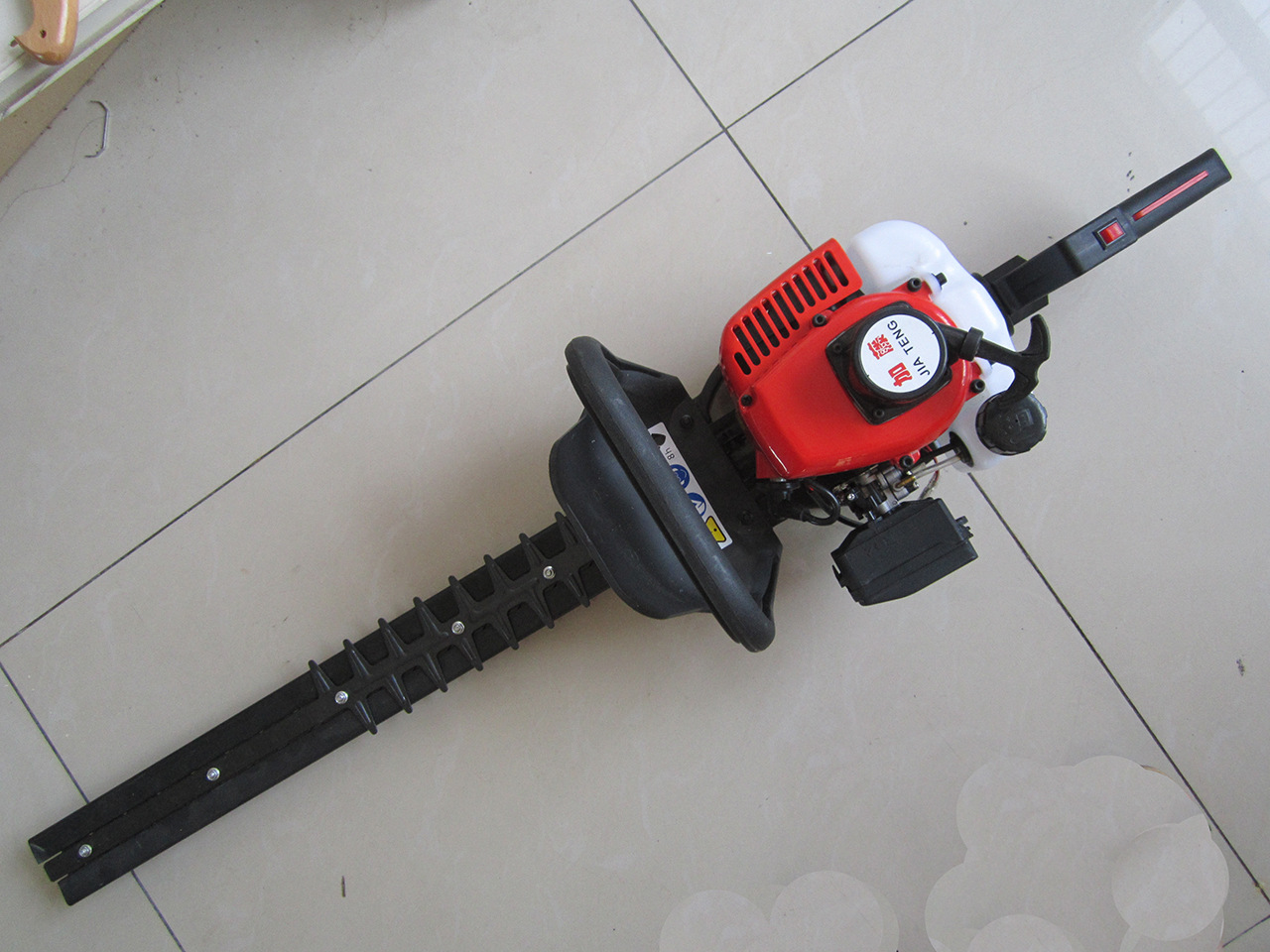 加藤6010手持双刃汽油绿篱机茶树篱笆绿篱修剪机园林灌木修剪机械