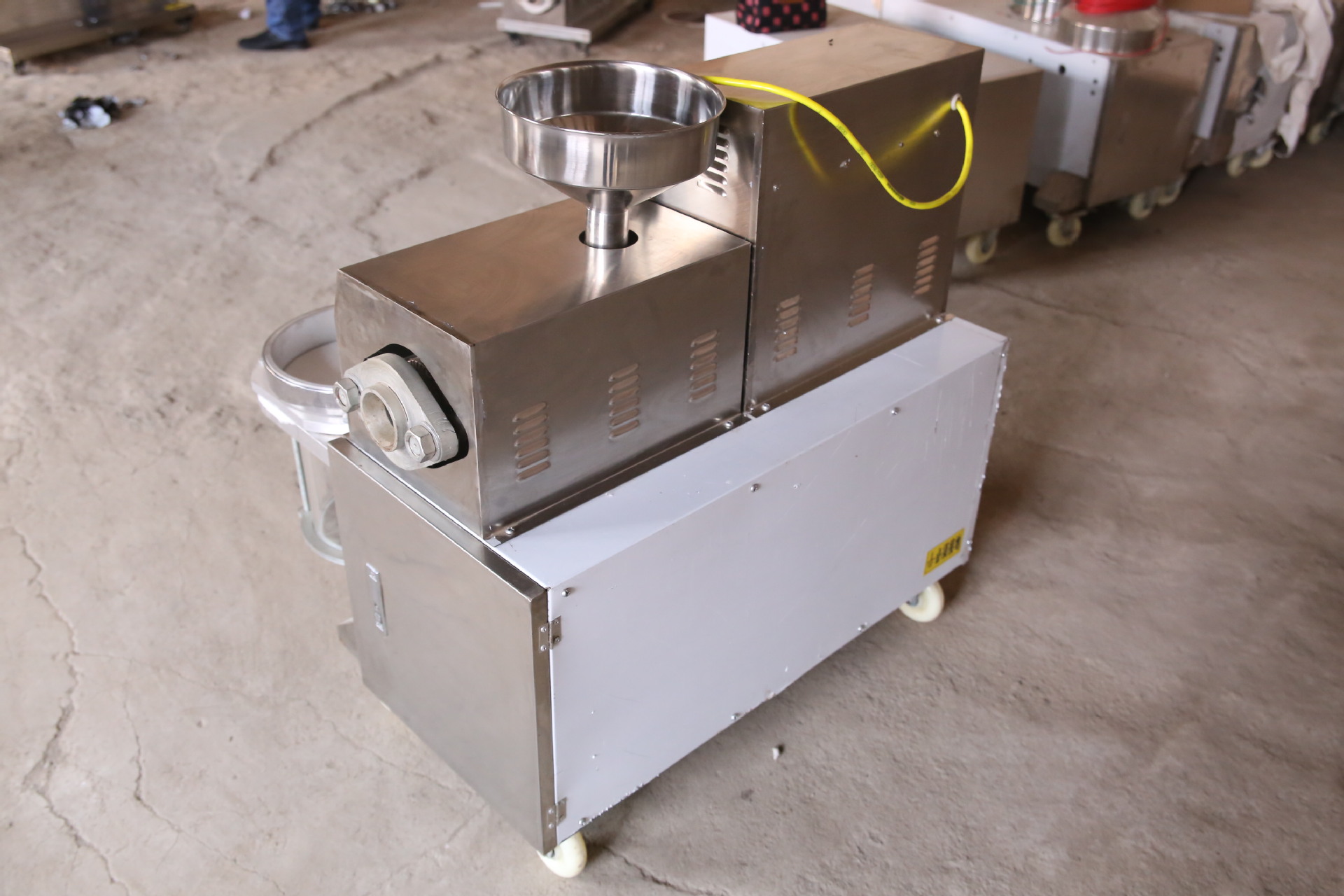 小型榨油机香油机榨油机价格榨油机厂家榨油机