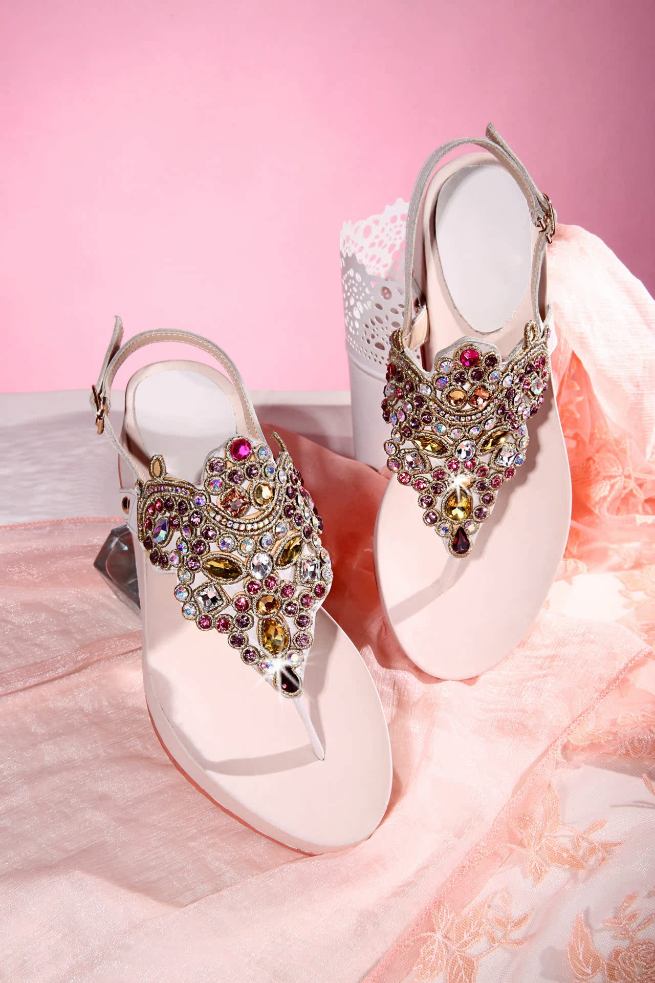 一件代发夹趾松糕跟平底凉鞋女新款休闲扣带水钻时尚真皮潮女鞋