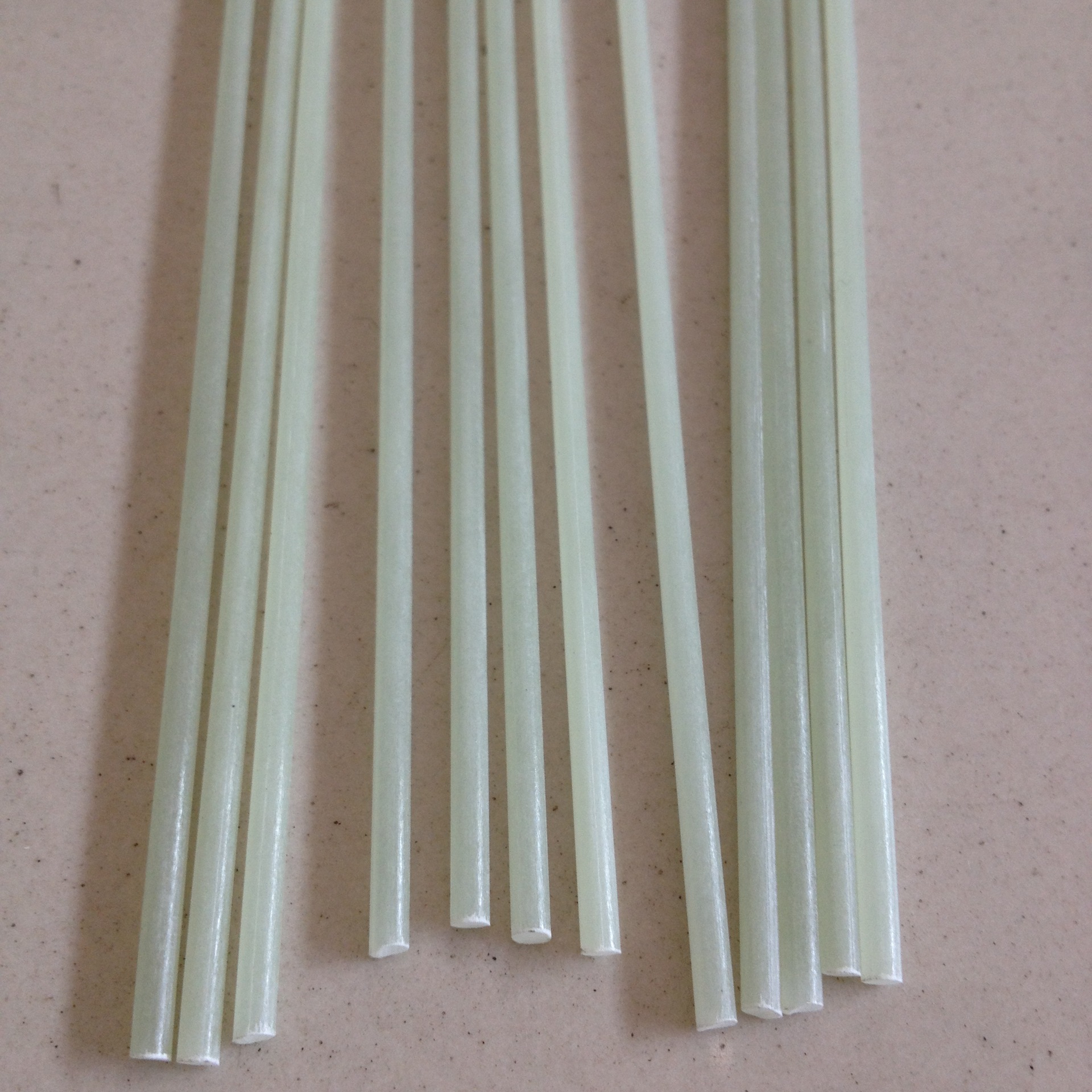 厂家直销玻璃纤维杆玻璃纤维棒/儿童玩具毯支架杆用4.0mm玻纤棒