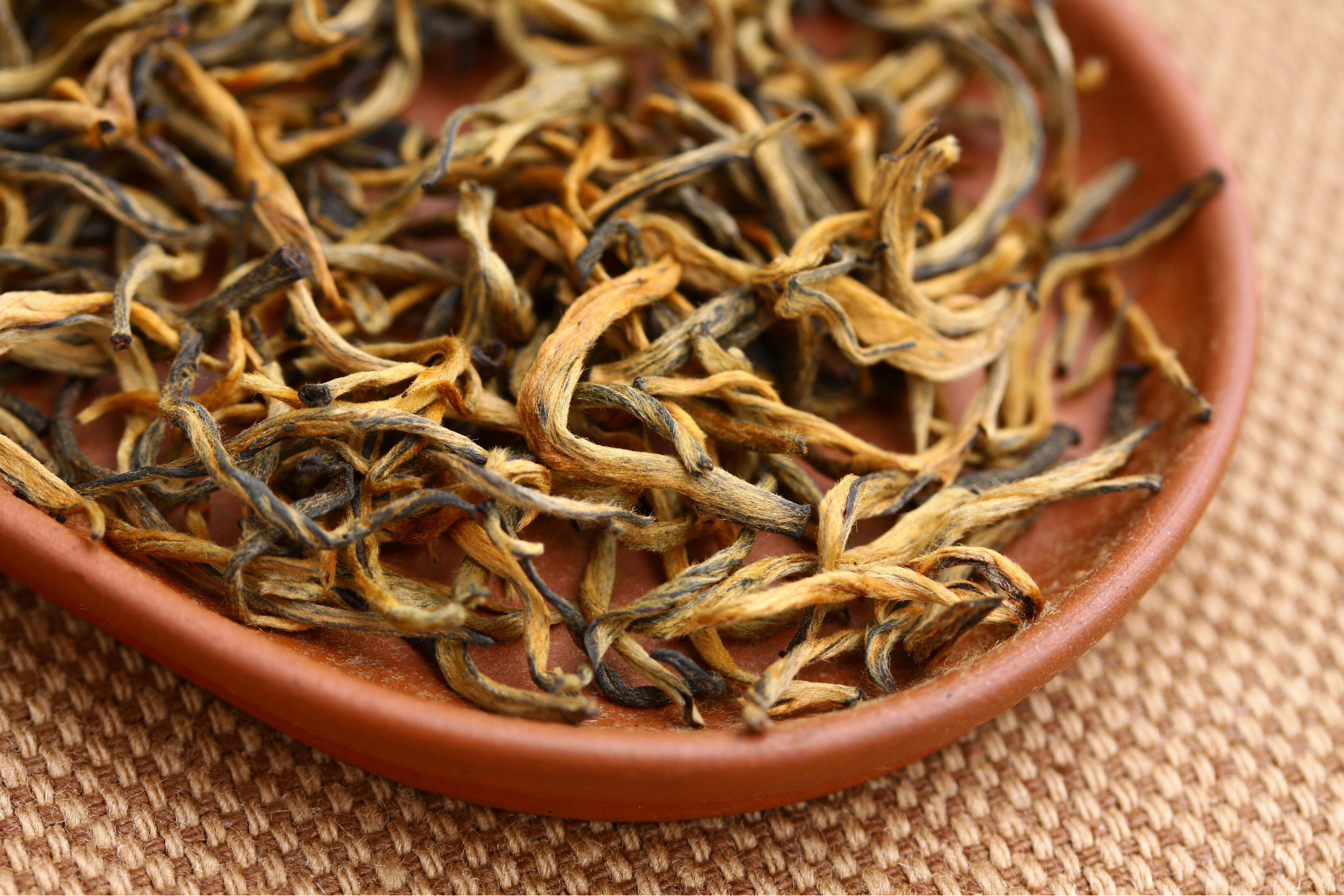 凤庆滇红春茶 甘甜醇厚特级金芽珍品 蜜香型 厂家直批