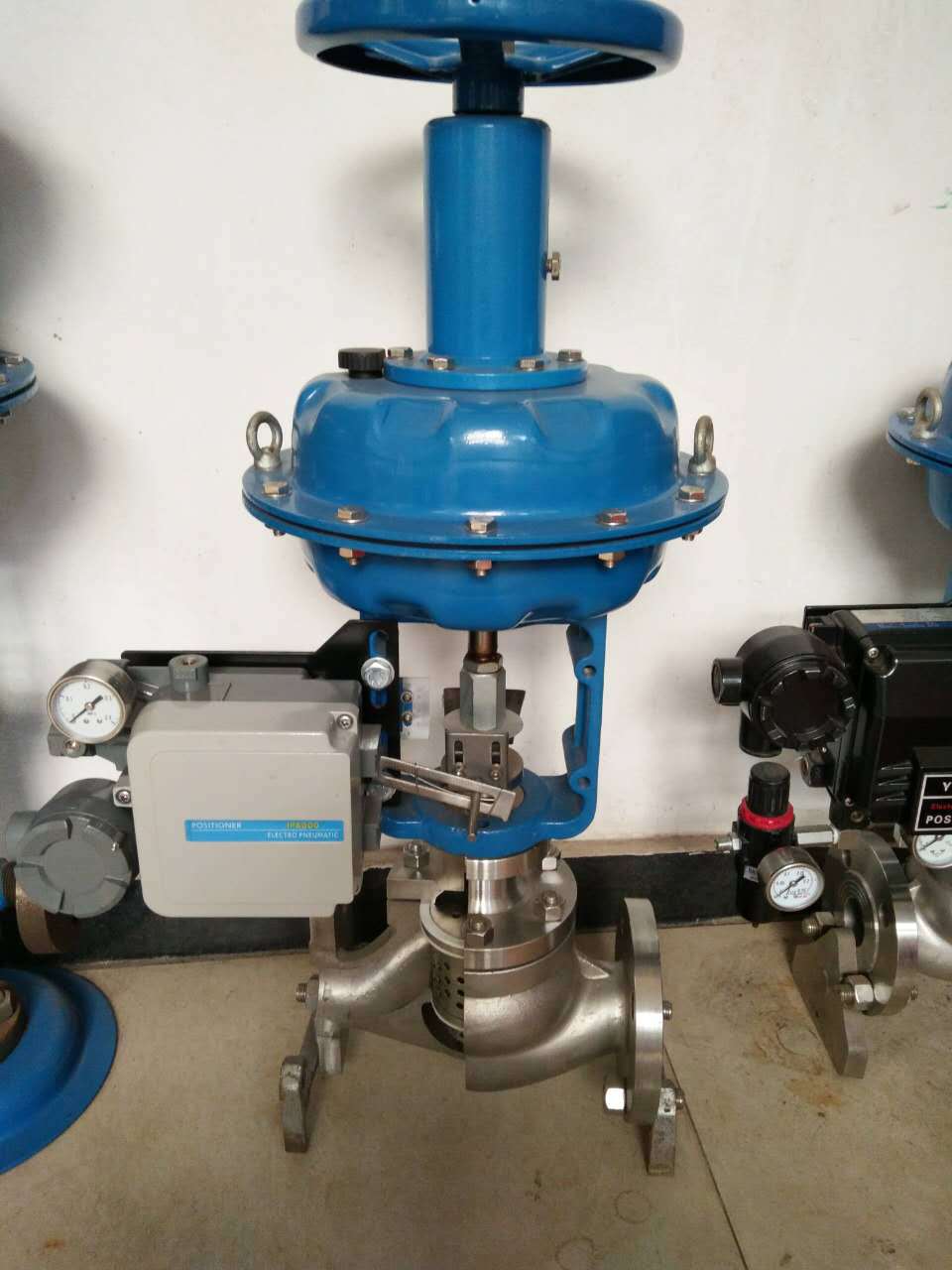 气动调节阀就是以压缩气体为动力源,以气缸为执行器,并借助于阀门定位