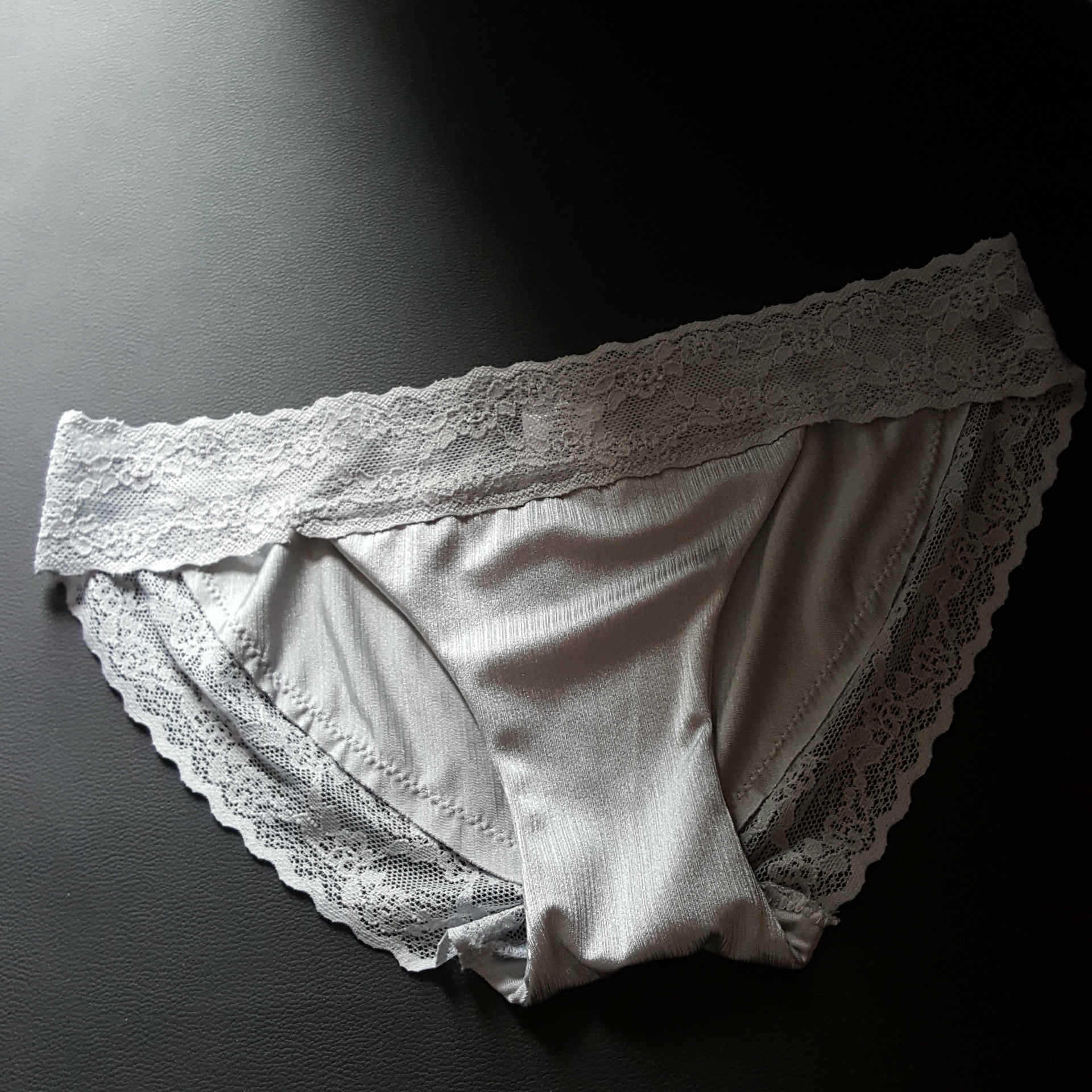 厂家批发无痕亮色性感无痕裆部外贸包臀拉丝内裤女士亚马逊