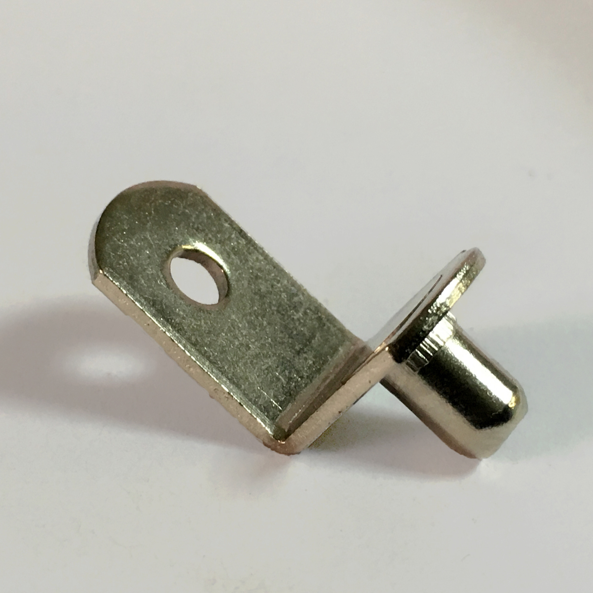 【厂家直销】层板托,层板连接件衣柜铁板托板式家具孔塞紧固件