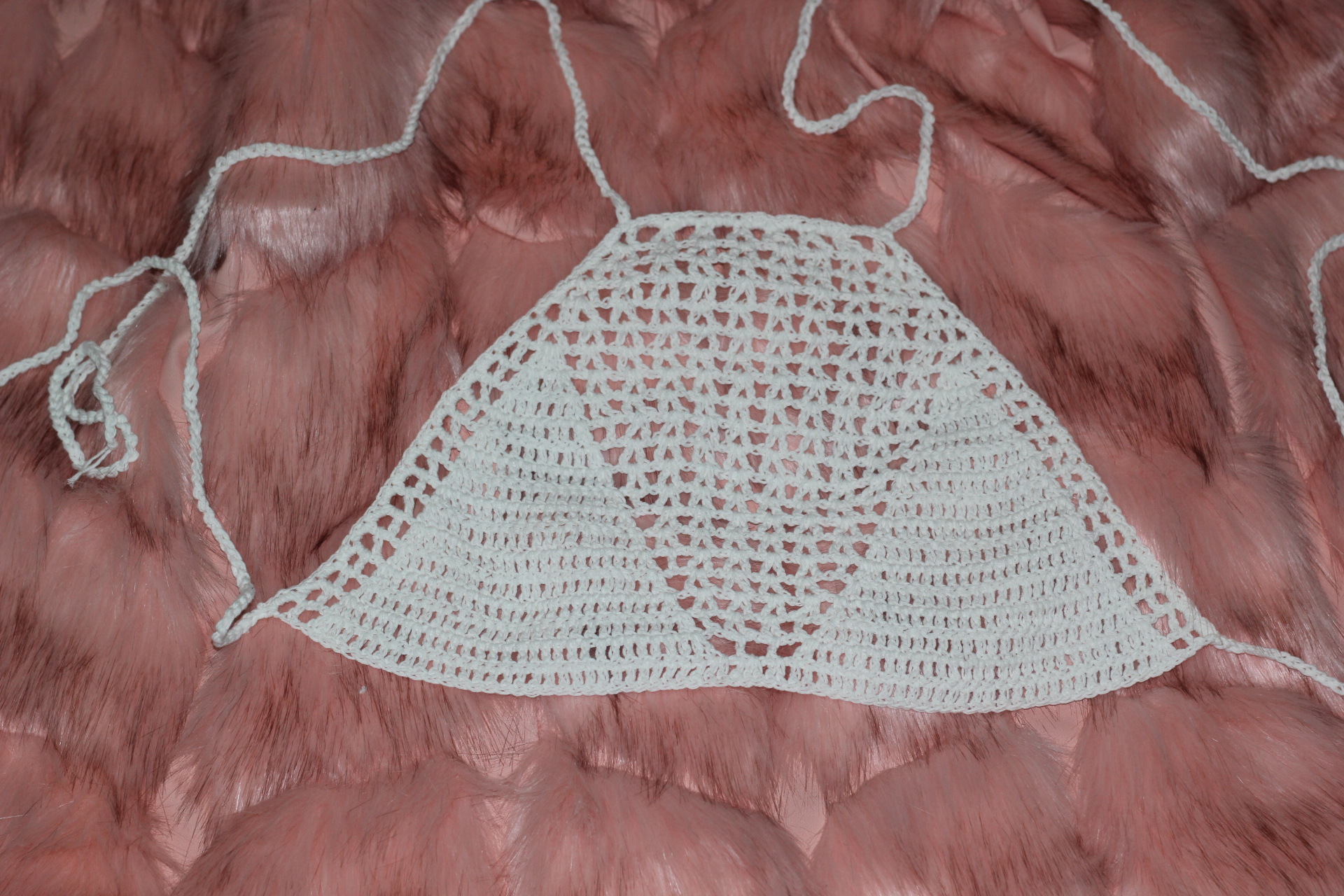 挂脖手工编织钩针比基尼 针织泳衣高领保守女士裹胸打底批发