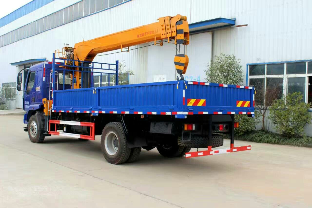 液压随车吊价格多少卖