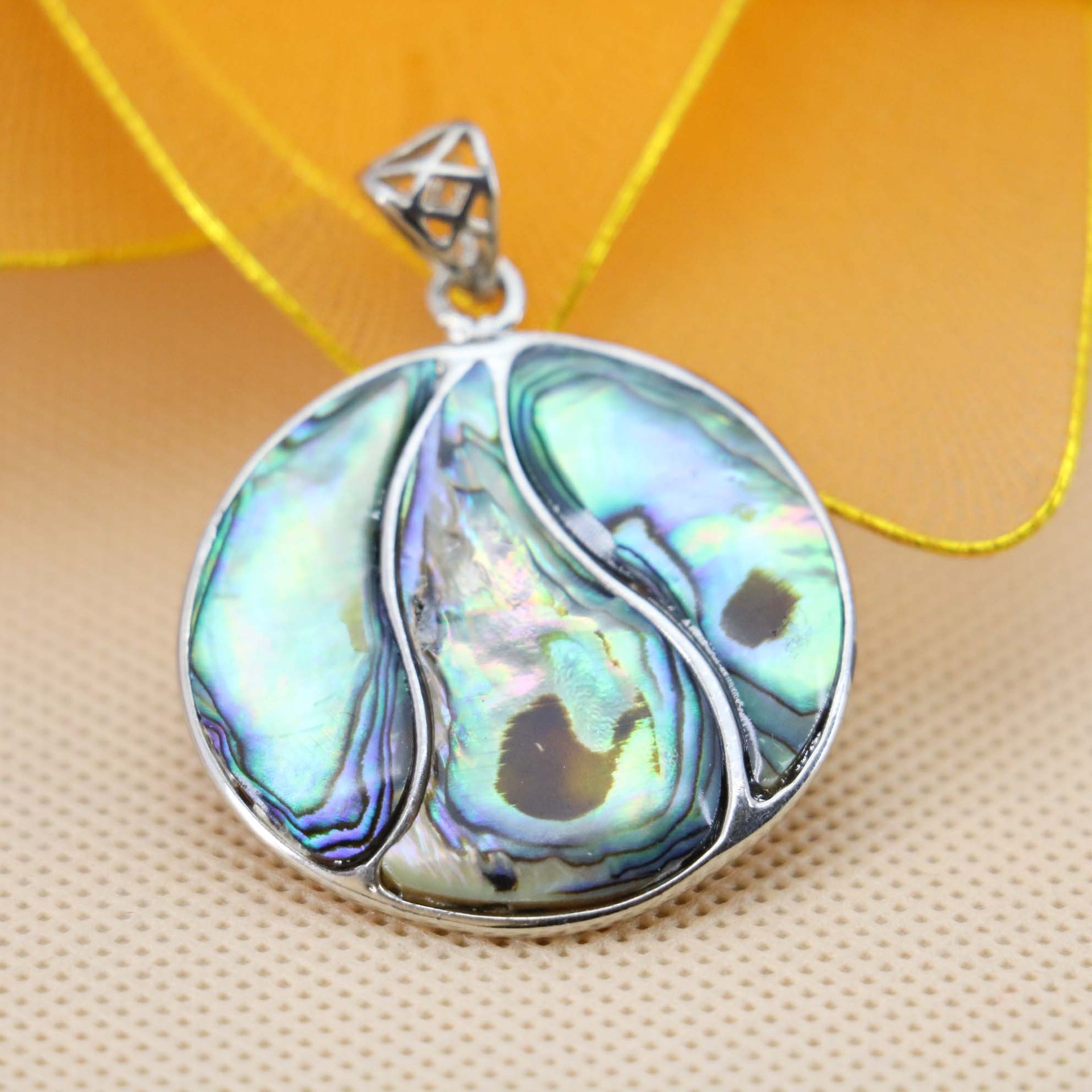 34mm天然彩贝吊坠女幸运挂饰毛衣链项链配件流行饰品礼物民.