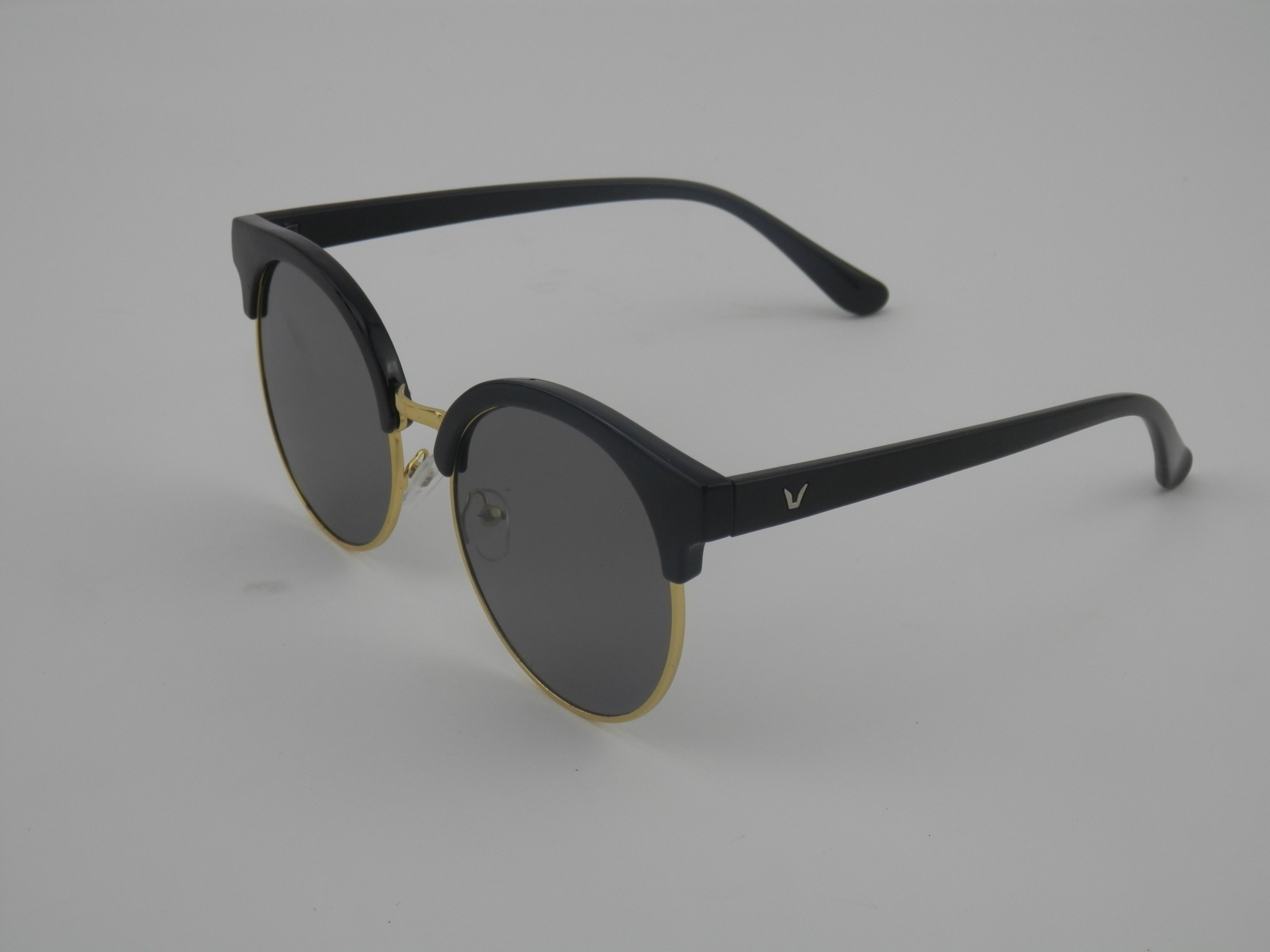 厂家直销revo高清v牌同款包花真彩膜潮男女士墨镜偏光太阳.