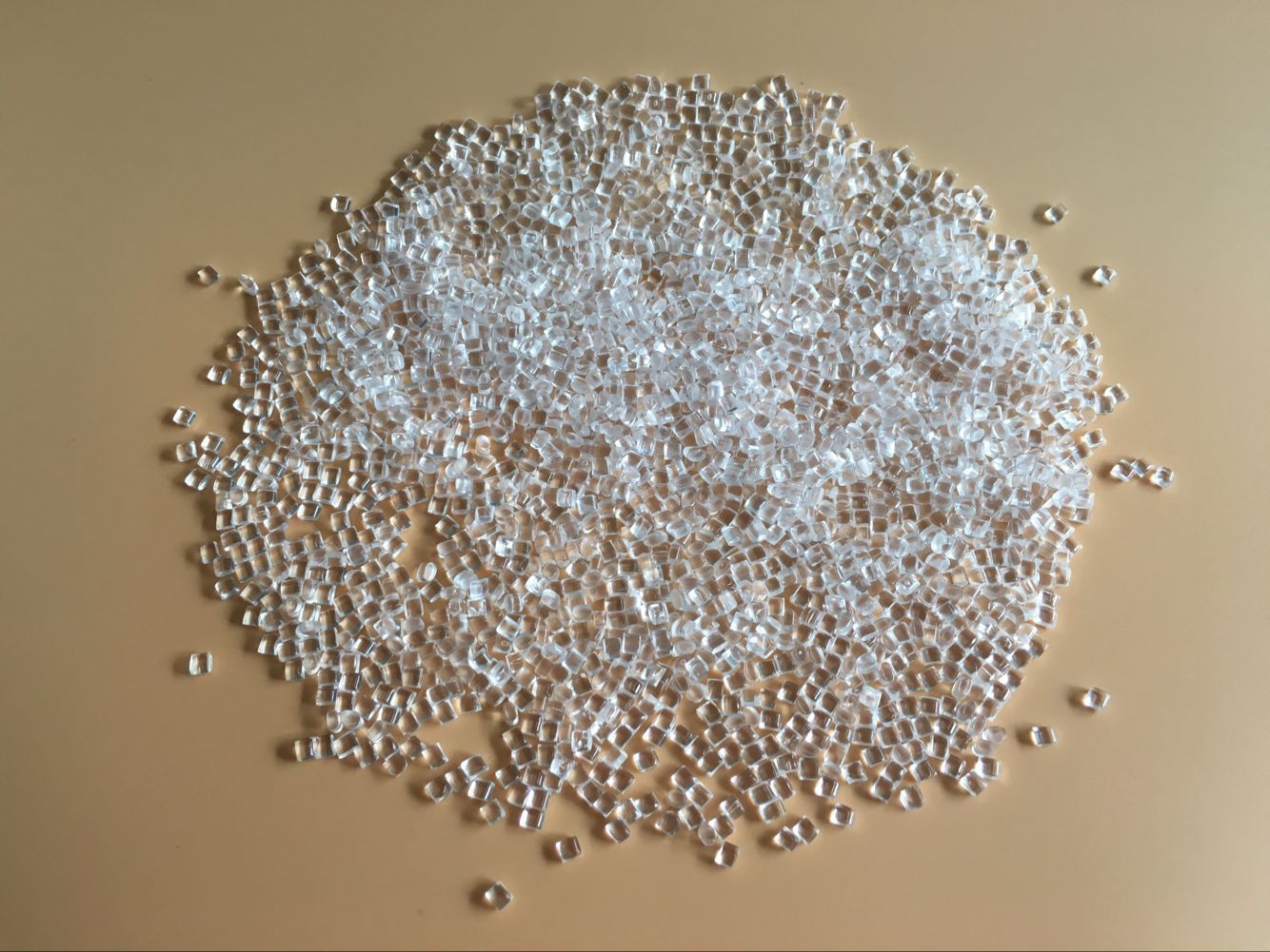 颗粒形状:似圆柱形状,粒子较小