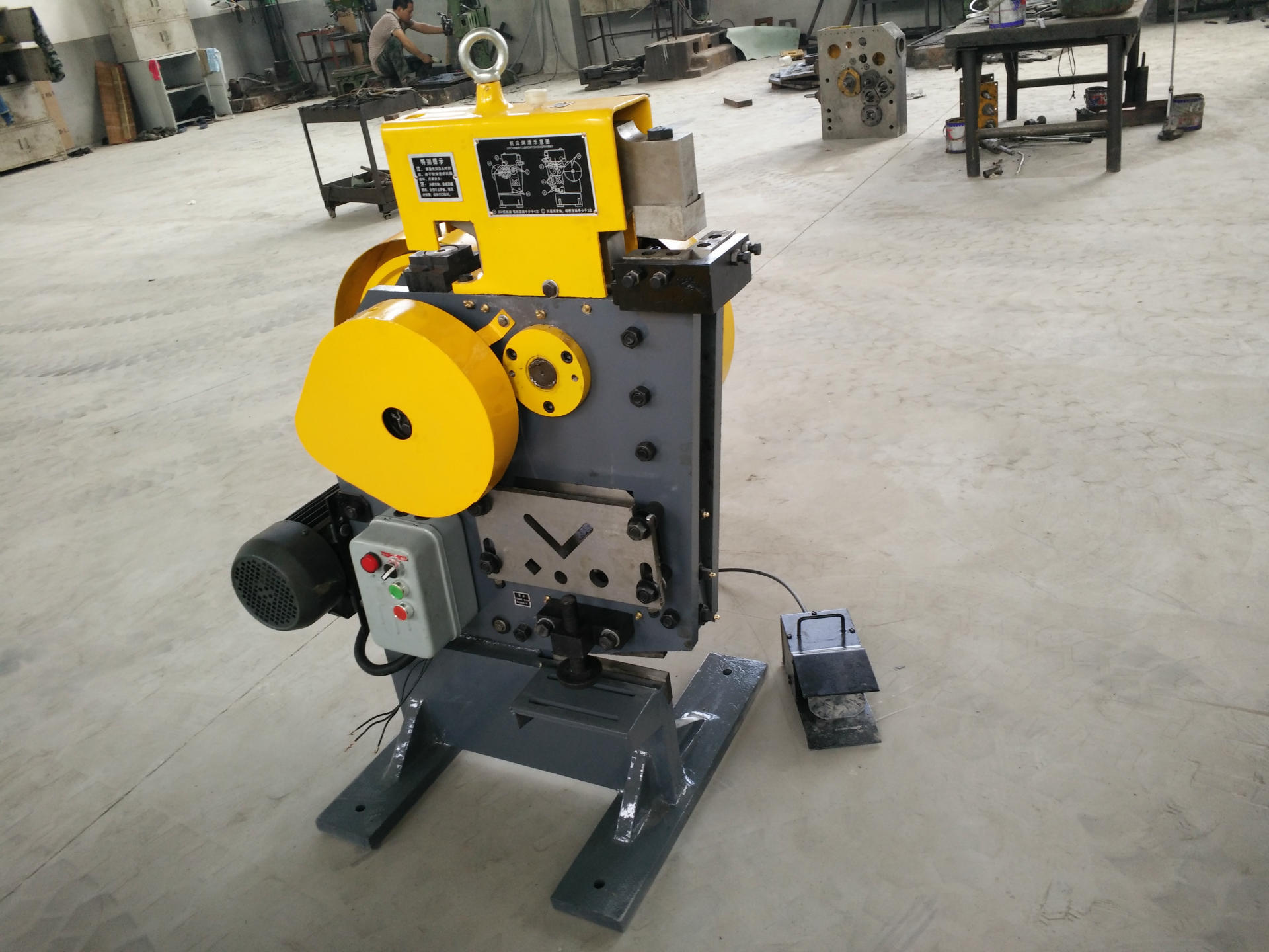 华腾出产32-8b多功能冲剪机,联合冲剪机价格欢迎定制